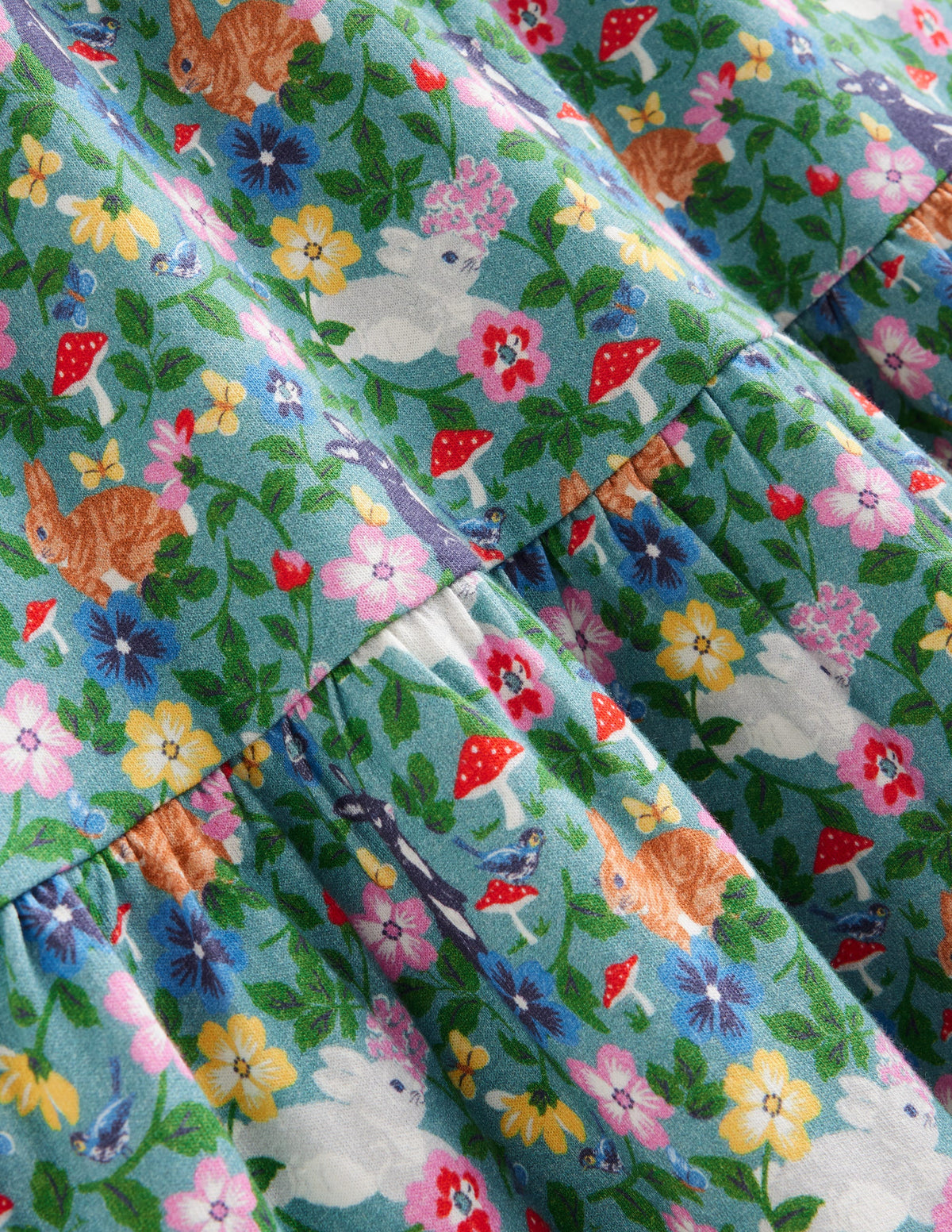 Gestuftes Jerseykleid-Bachblau Häschen Feld - Image 3