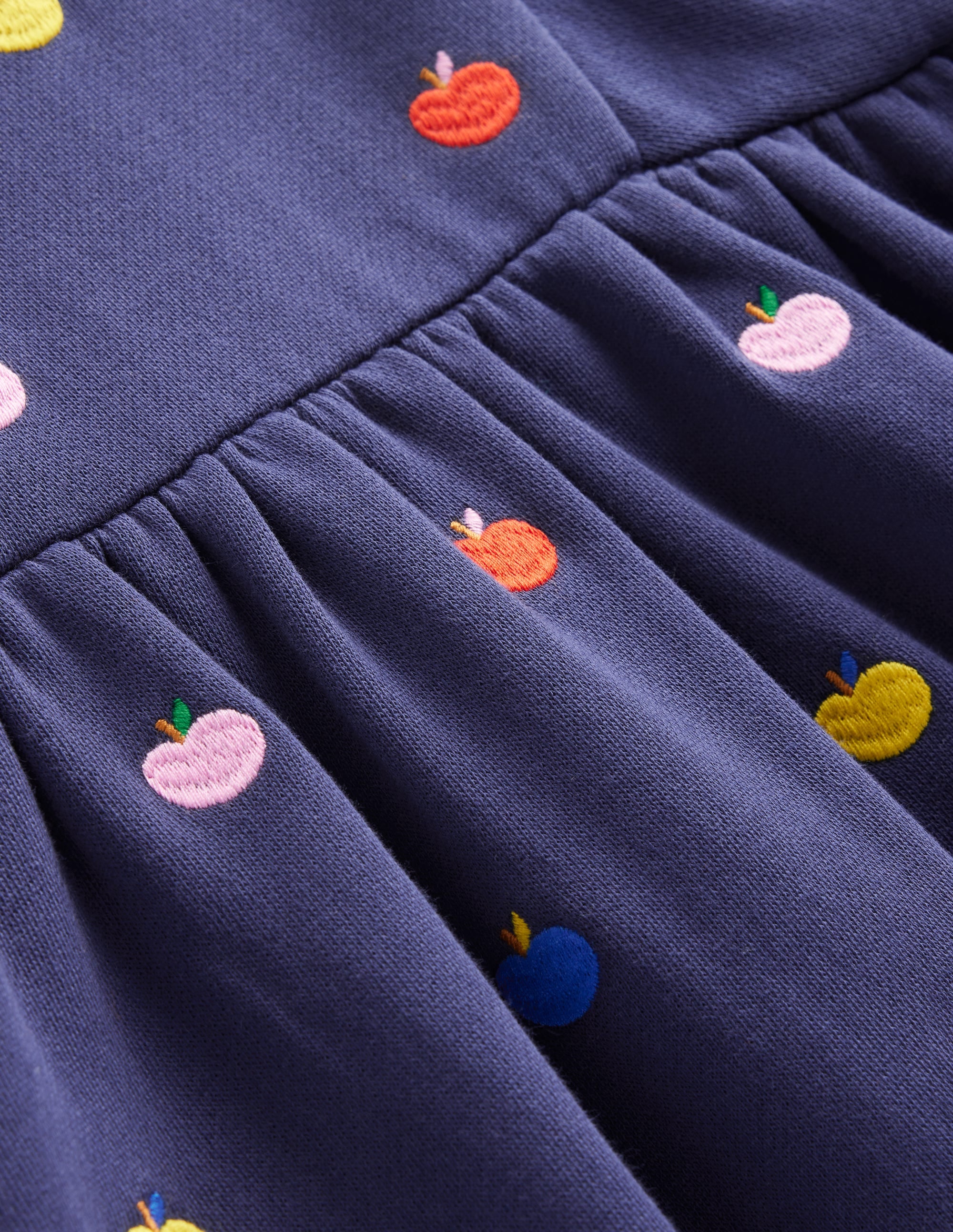 Robe-sweat brodée cosy-Pommes arc-en-ciel bleu marine universitaire - Image 6