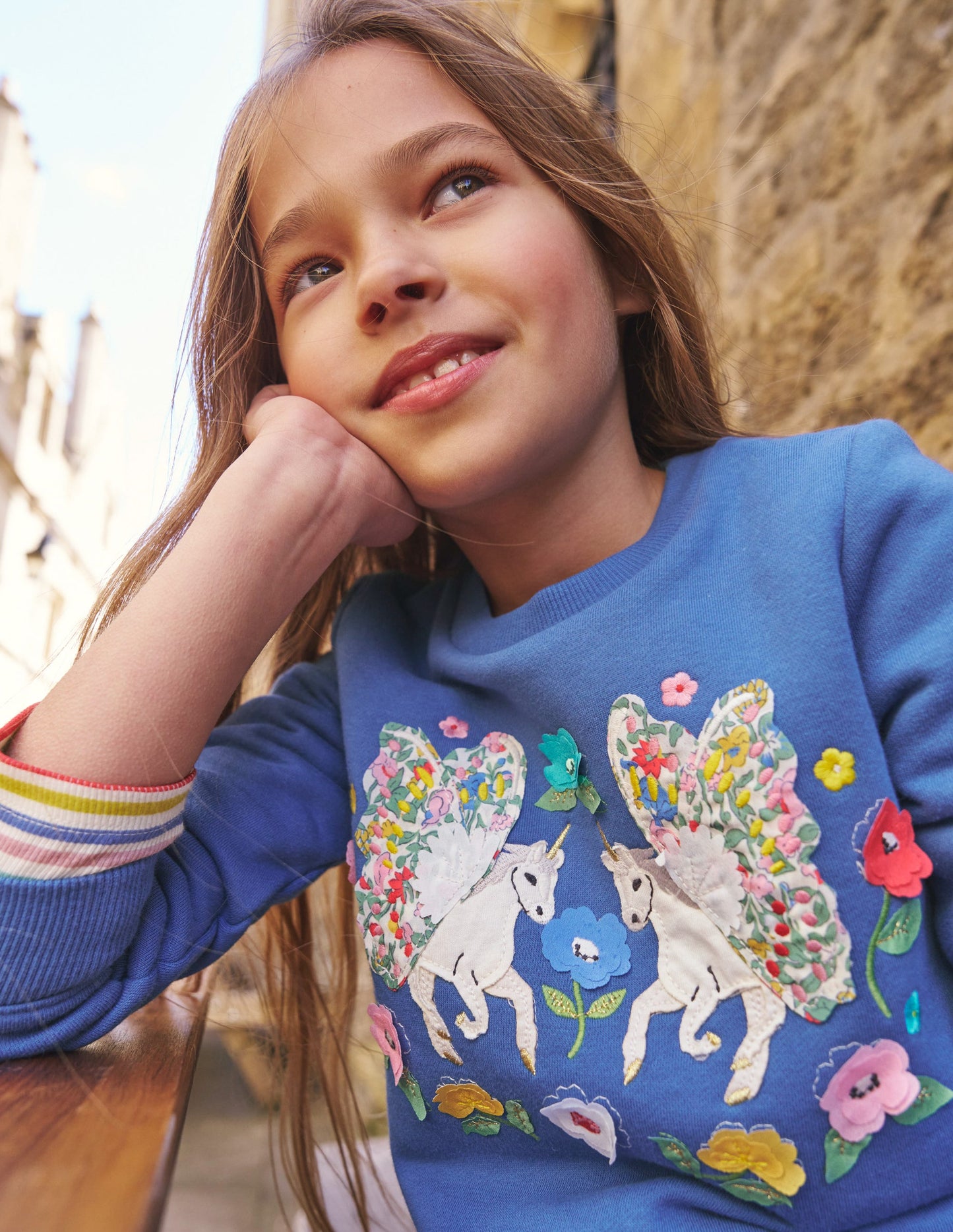 Sweatshirt mit Applikation-Blauhäher-Blau Einhorn