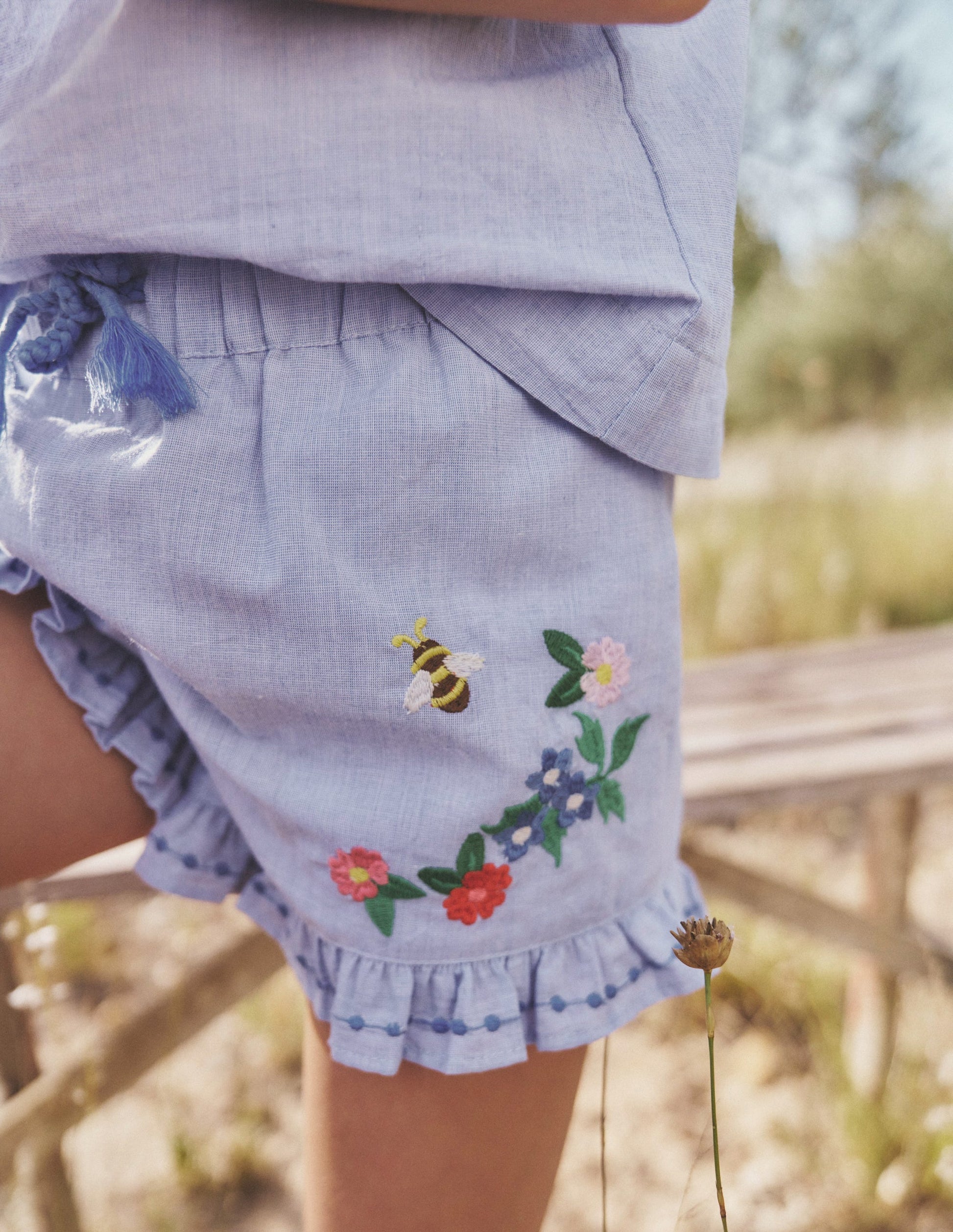 Gewebte Shorts mit Rüschensaum-End-on-End-Stickerei-5