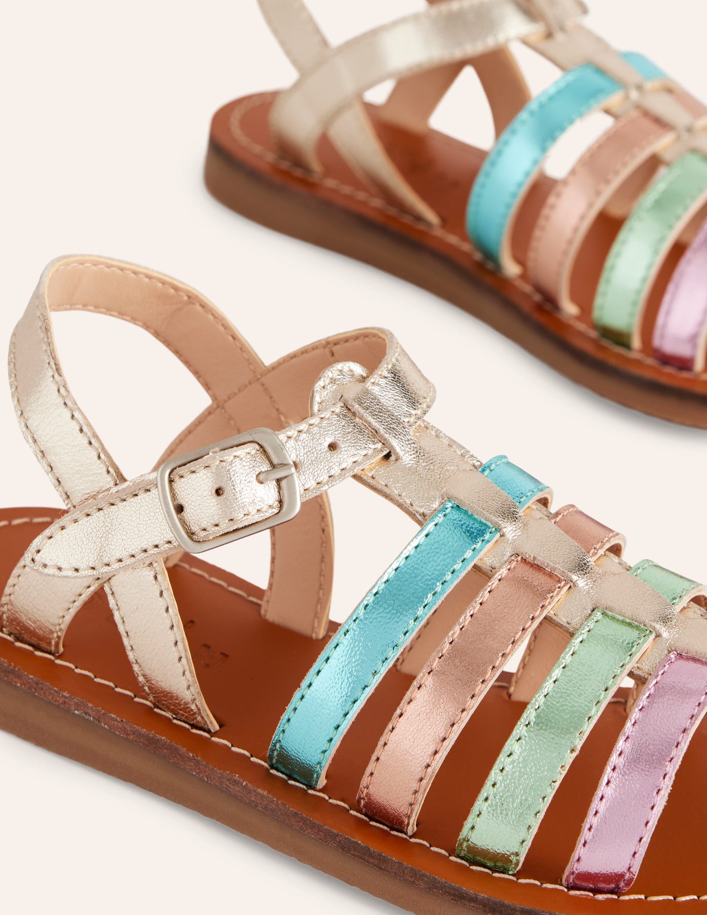 Riemchensandalen in Metallic-Optik-Bunt Ombré Metallic