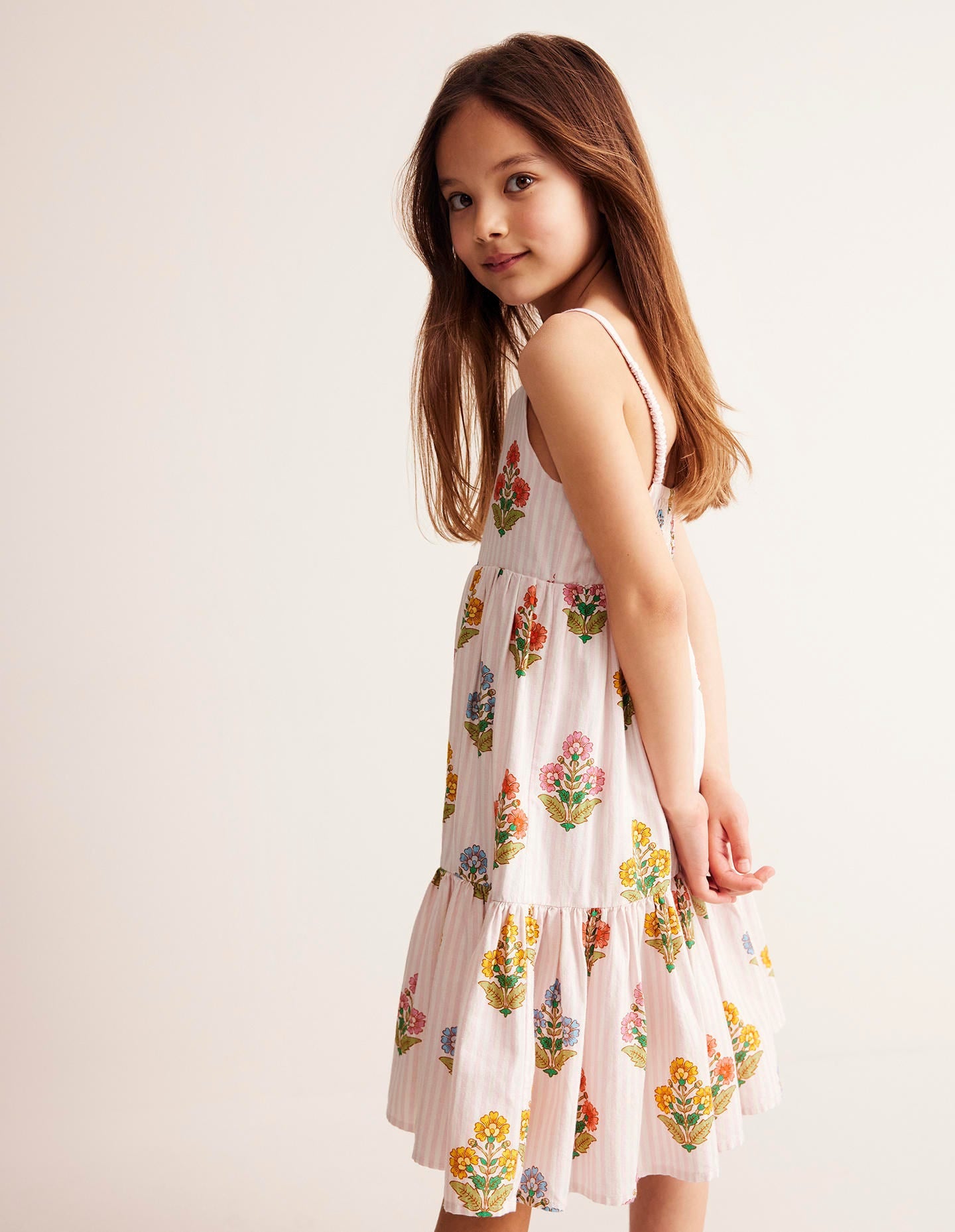Robe d'été virevoltante à volants-Motif floral xylographique rose - Image 1