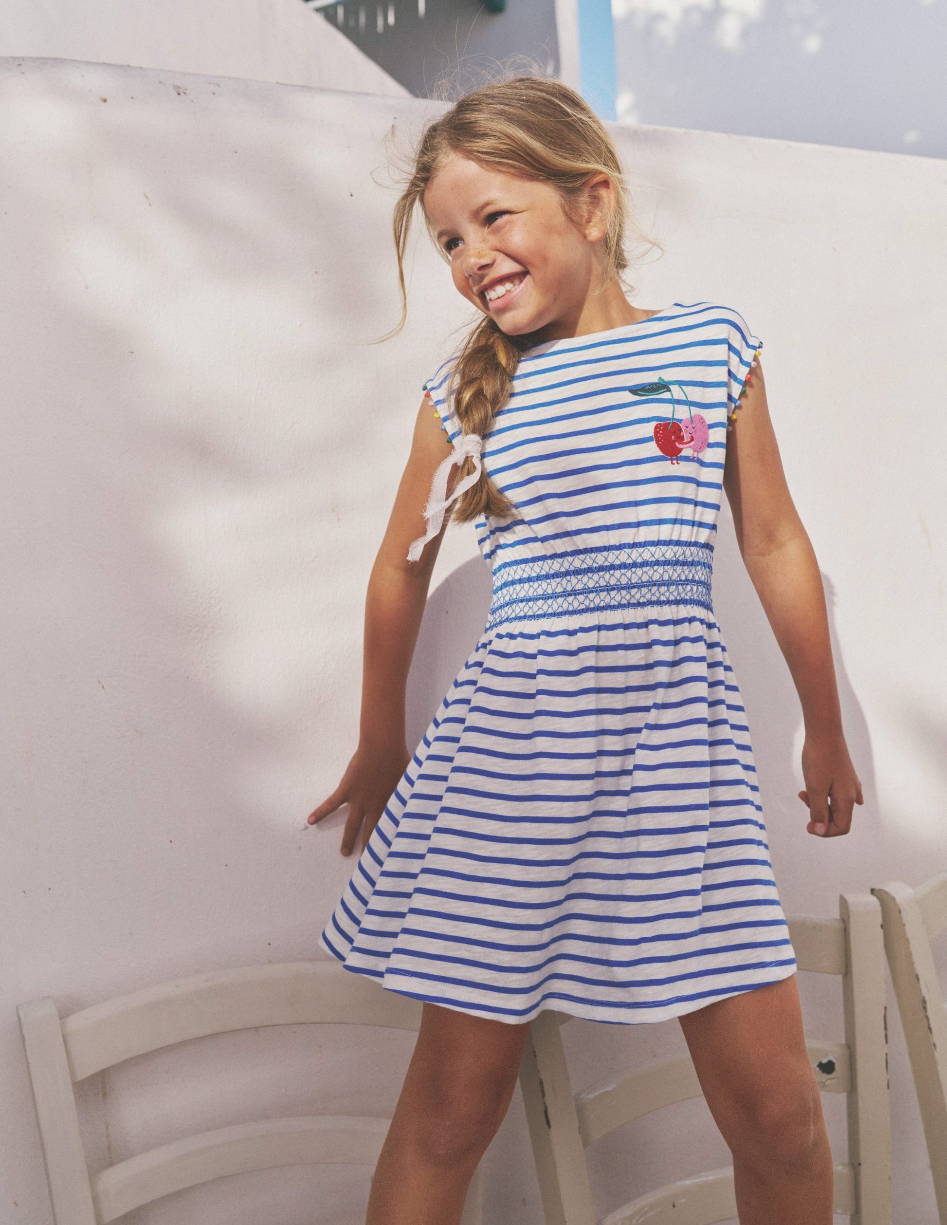 Robe froncée à la taille en jersey-Cerises bleu grec/ivoire-4