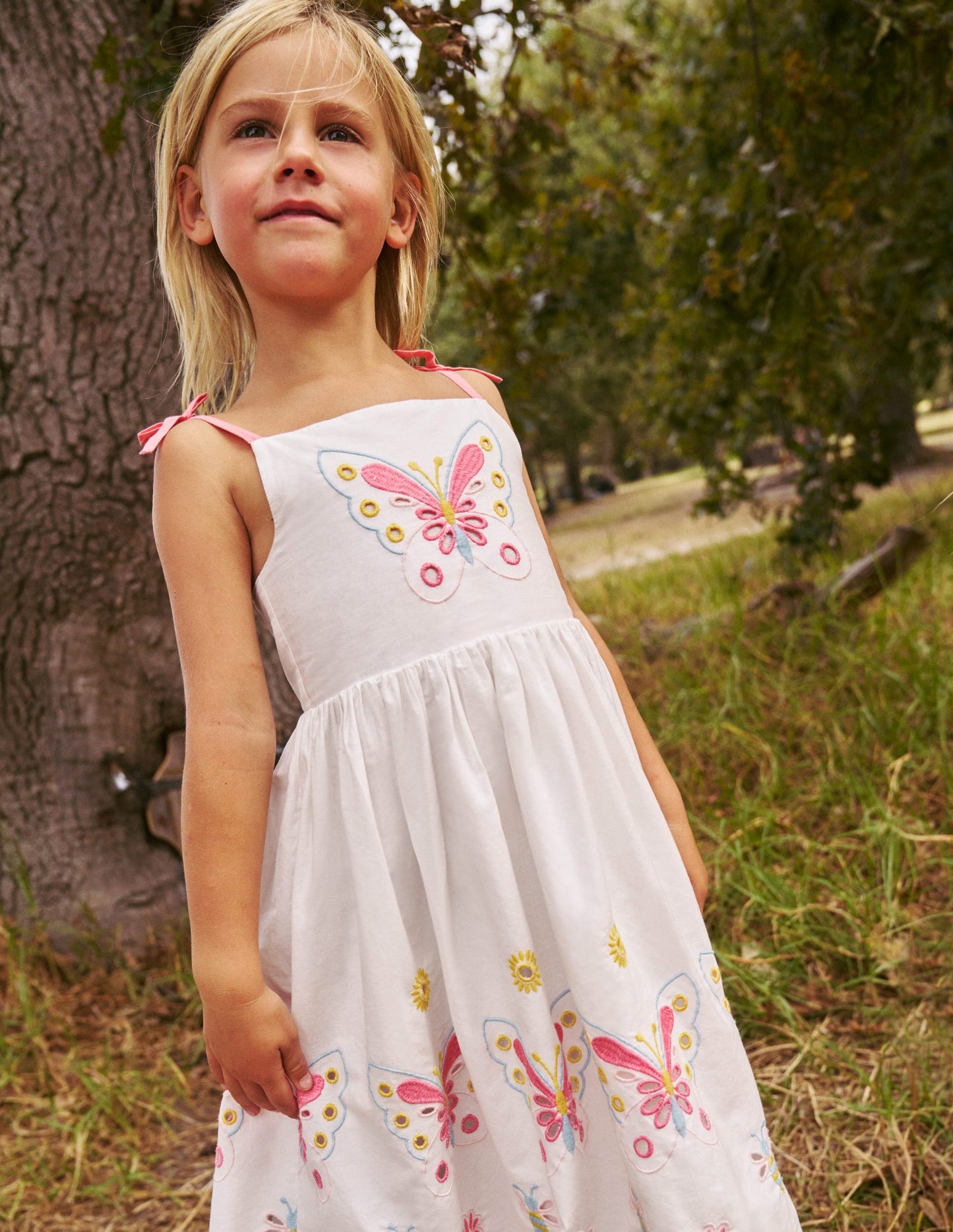 Kleid mit Schmetterlingen in Lochstickerei-Vanille/Naturweiß