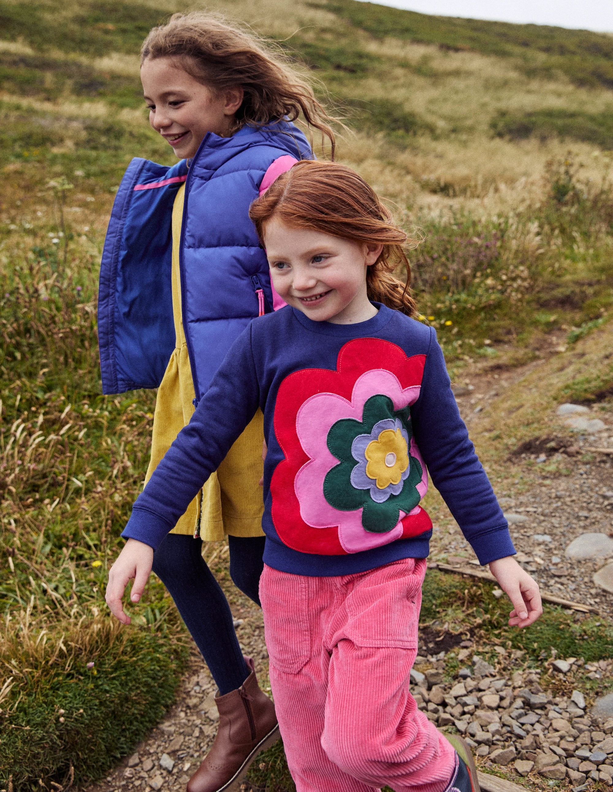 Sweatshirt mit Applikation-Saphirblau Blume - Image 4