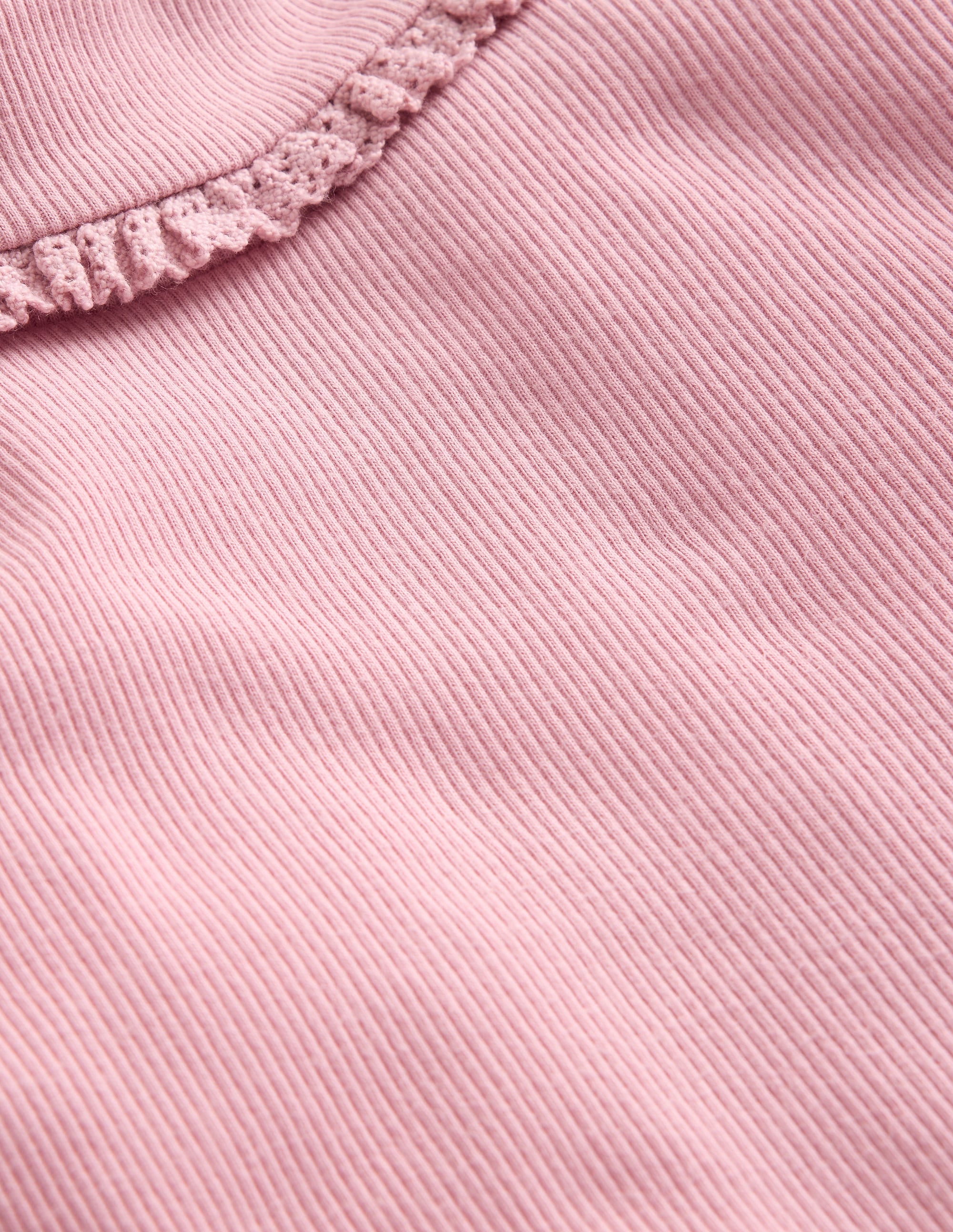 Gerippter Rollkragenpullover mit Spitzenbesatz-Almond Sparkle - Image 3