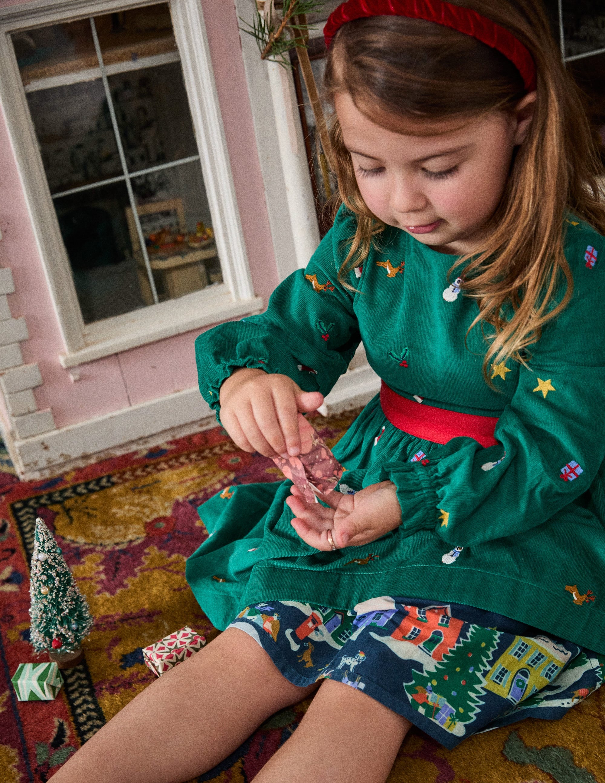 Robe de fête Peggy en velours côtelé-Broderie Festive Vert Bijou - Image 9