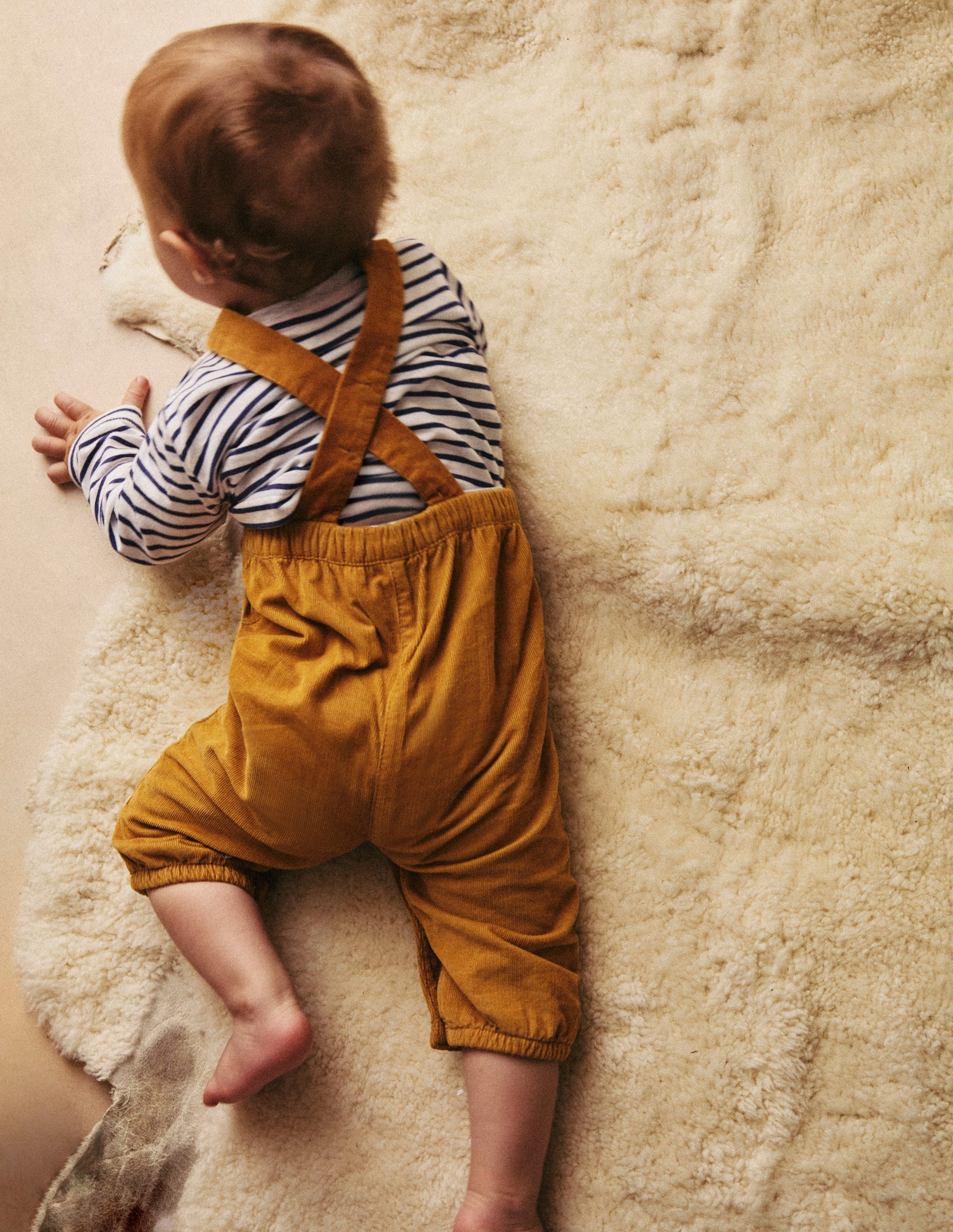 Originelle Latzhose aus Cord im Set-Karamellbonbon-Braun Fuchs-5