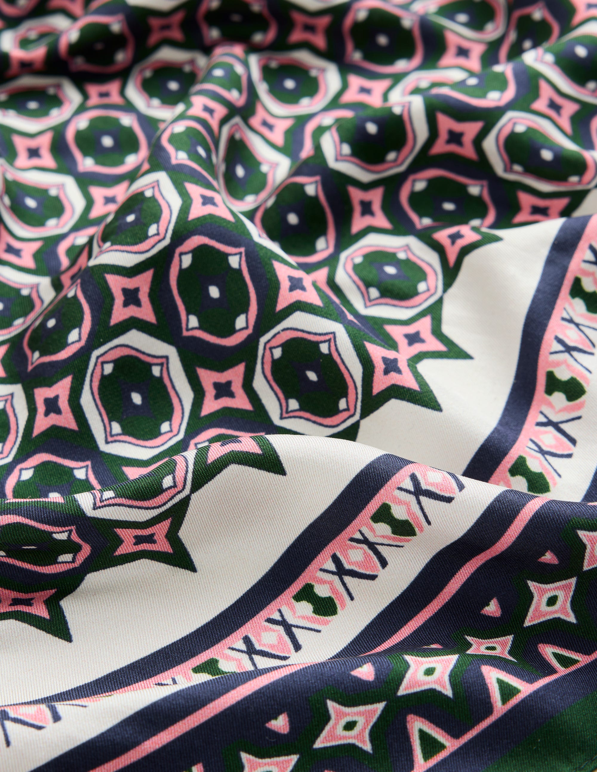 Elisabeth Quadratischer Seidenschal-Geometrisches Mosaikmuster - Image 3