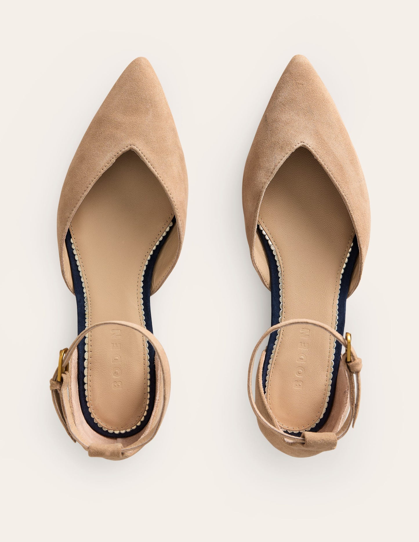 Flache Ballerina-Pumps mit Knöchelriemen-Macchiato Wildleder