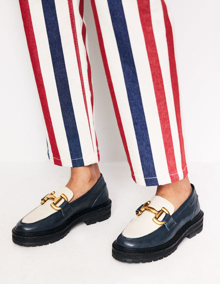 Iris Klobige Loafer mit Trensendetail-Navy/Ecru