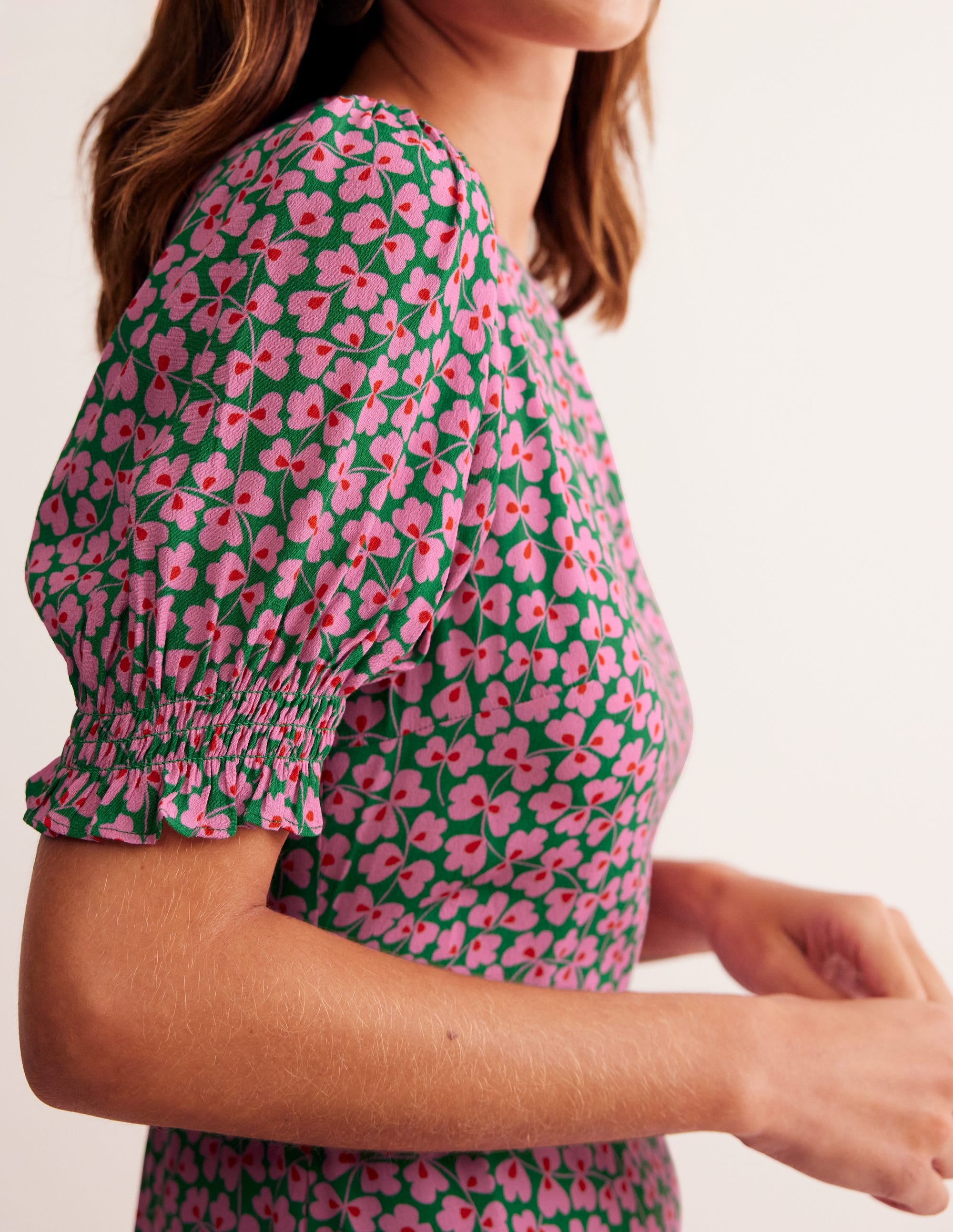 Robe midi style 40s Corinne-Mauve et vert, motif Clover Whirl - Image 2