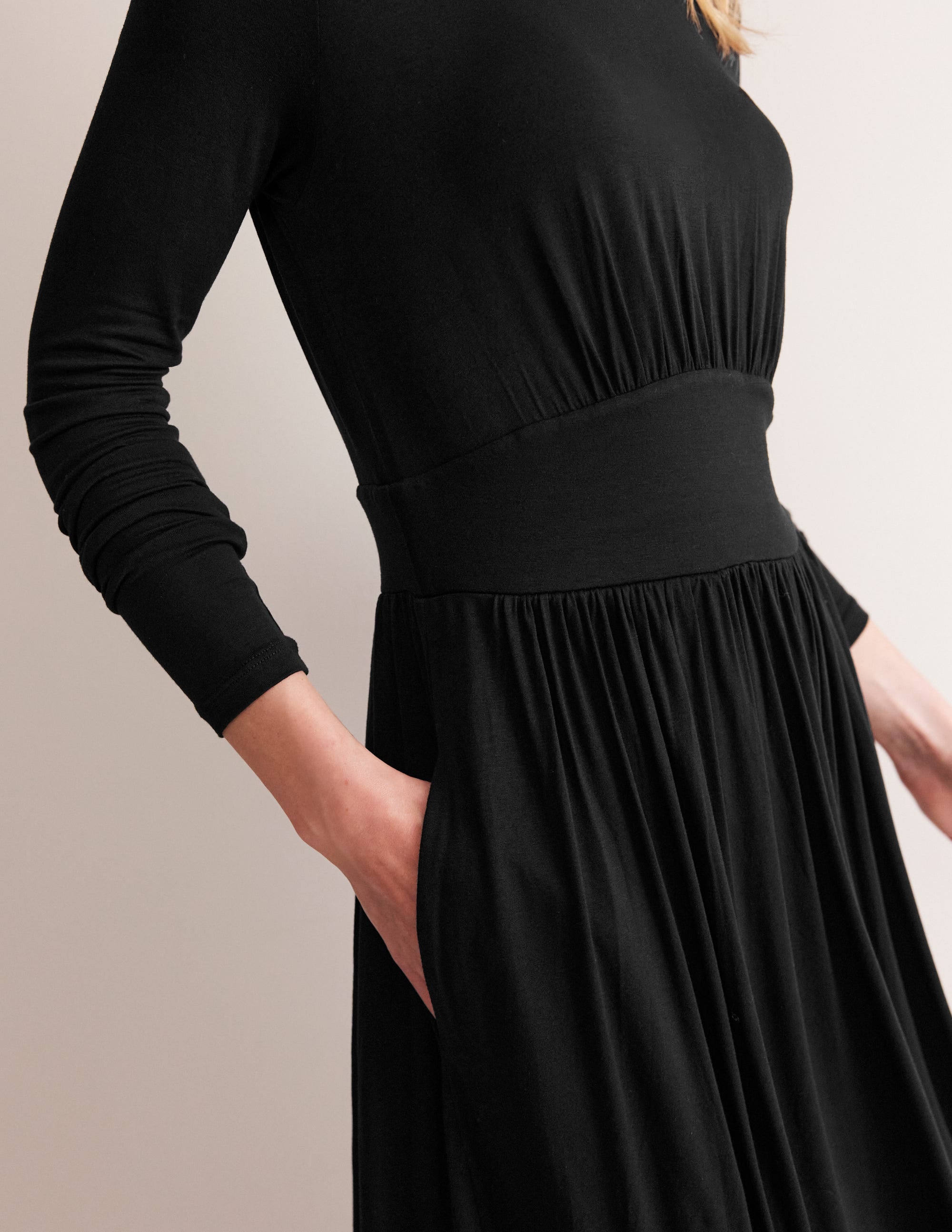 Thea Jersey-Midikleid mit langen Ärmeln-Schwarz - Image 2