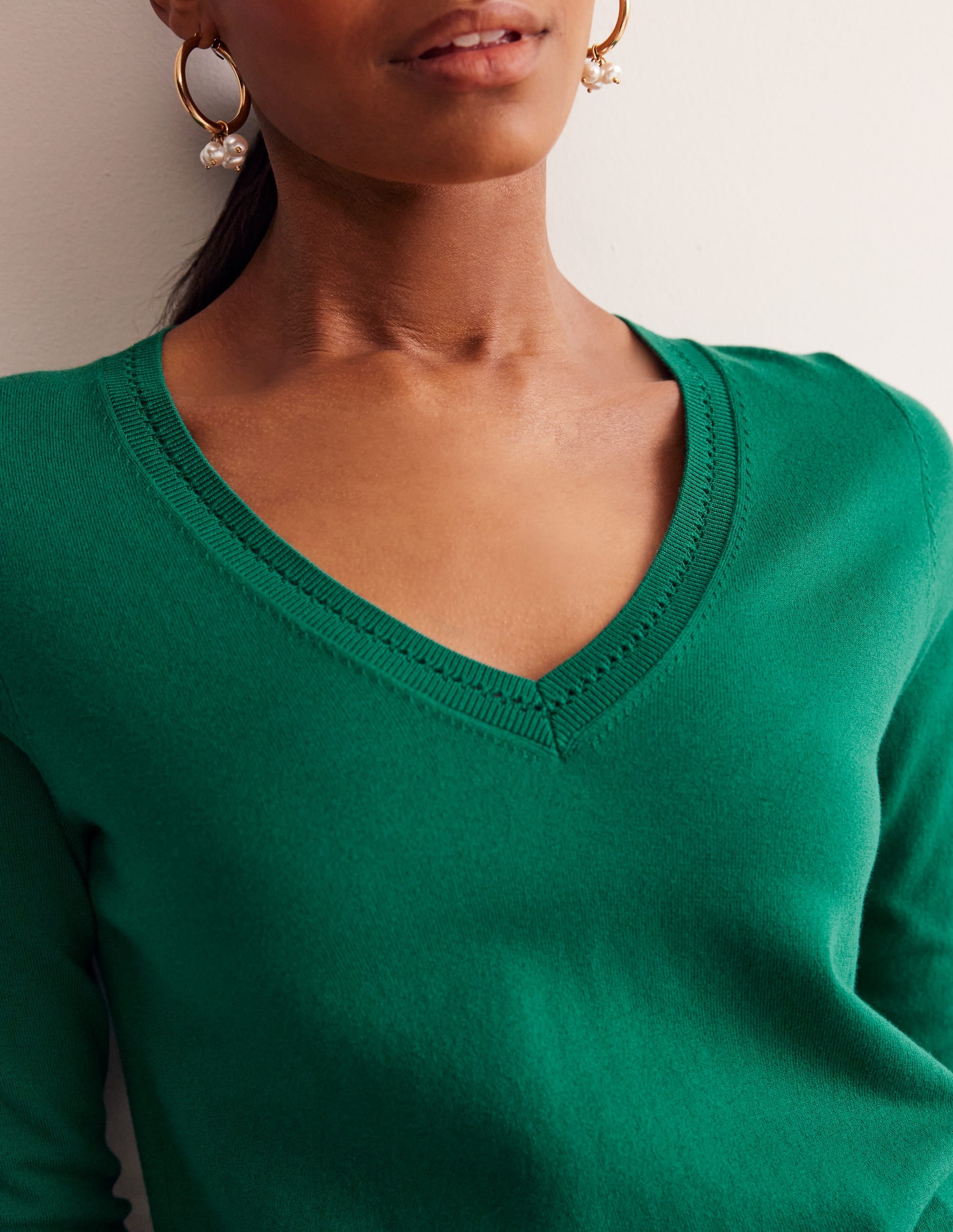 Pull Catriona col V en coton-Vert malachite - Image 2
