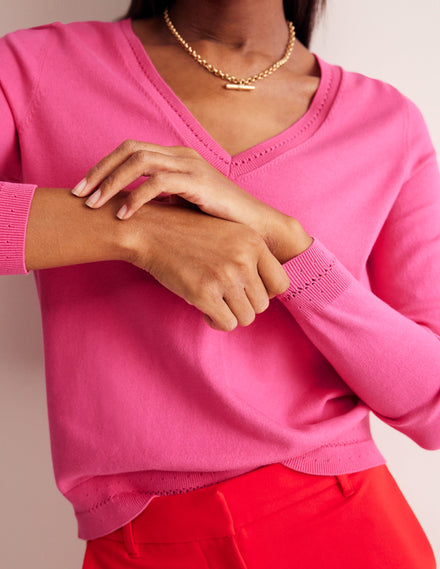 Catriona Pullover aus Baumwolle mit V-Ausschnitt-Karminrosa
