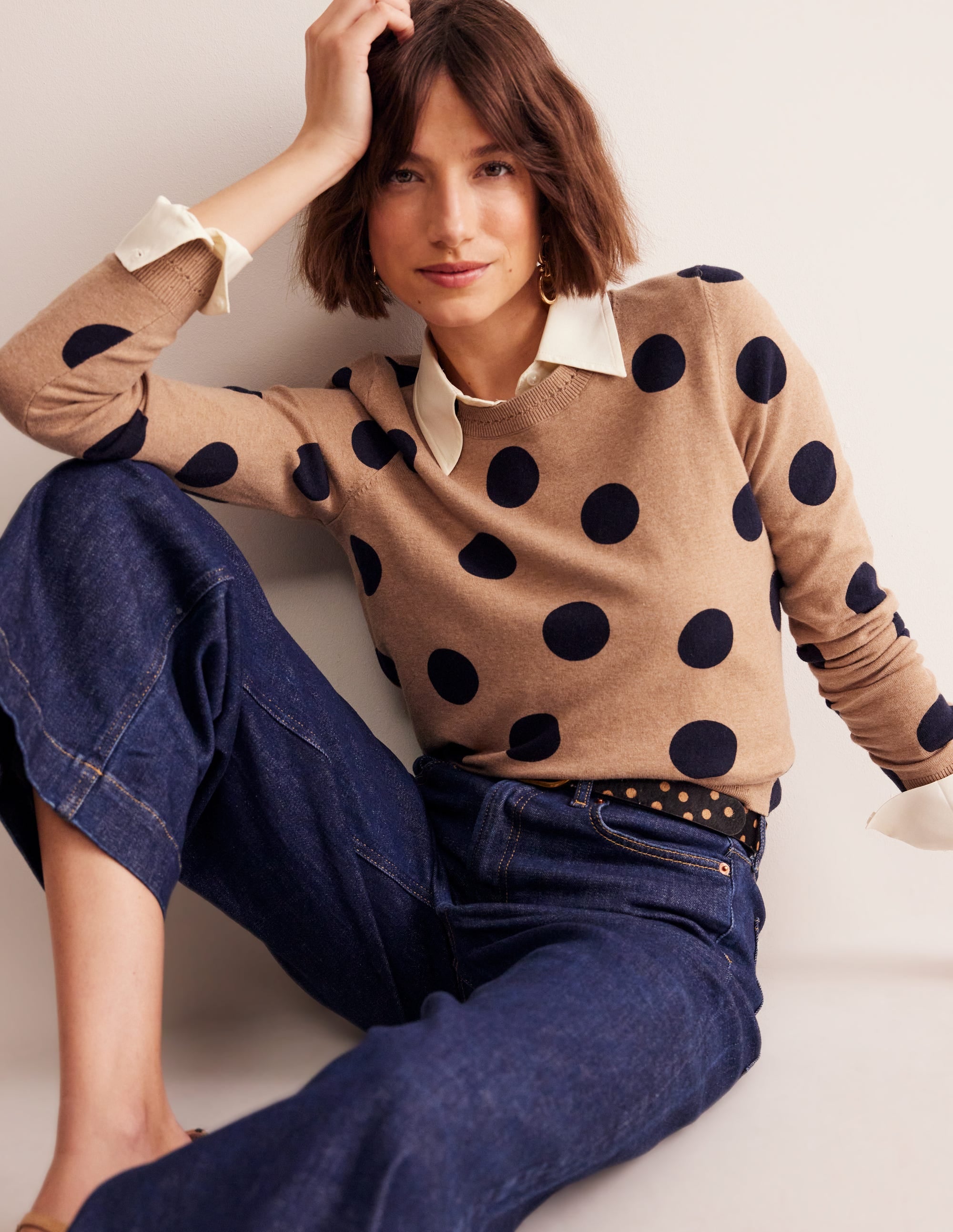 Pull Catriona col rond en coton-Camel chiné, pois abstraits - Image 1