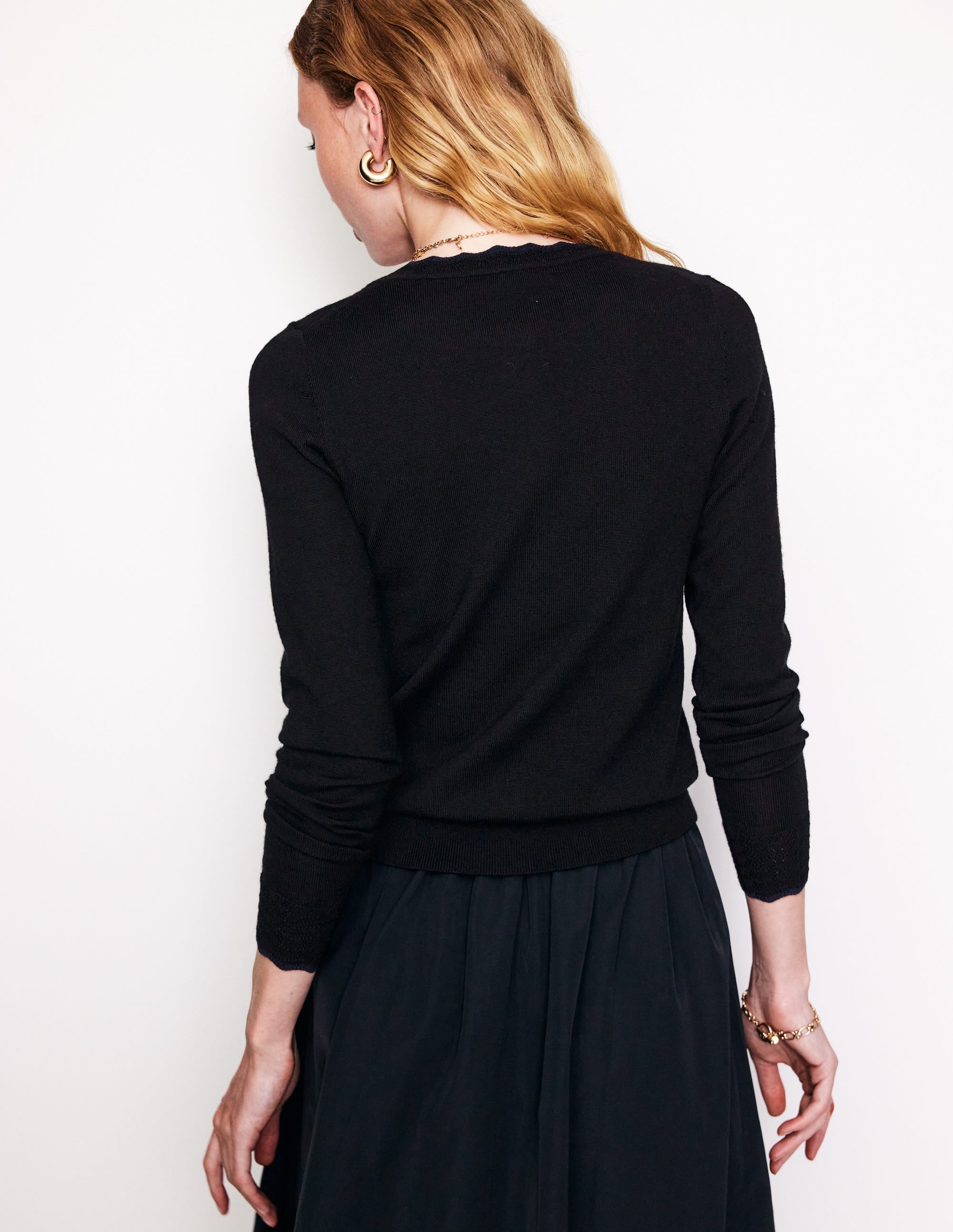 Merino-Strickjacke mit Muschelsaum-Schwarz - Image 4