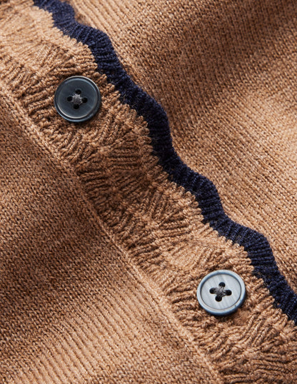 Merino-Strickjacke mit Muschelsaum-Camel Meliert