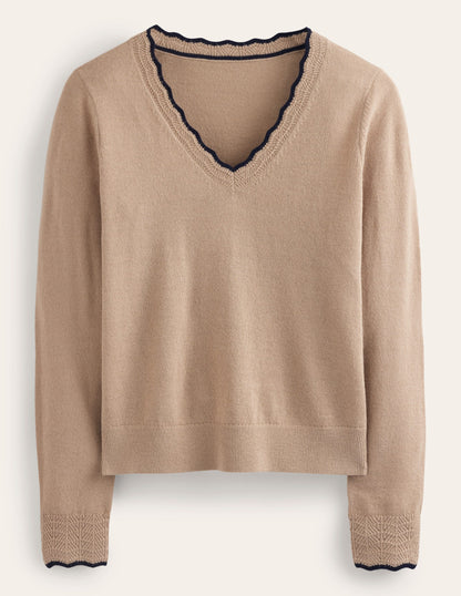 Merino-Pullover mit V-Ausschnitt und Muschelsaum-Camel Meliert