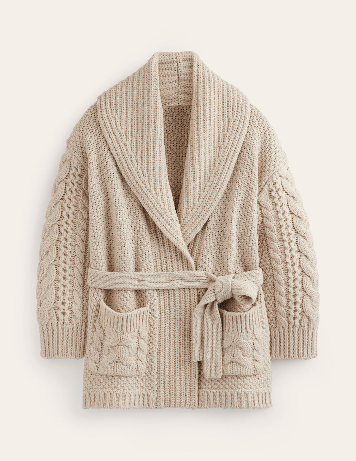 Strickjacke mit Zopfmuster und Gürtel-Lammfell - Image 6