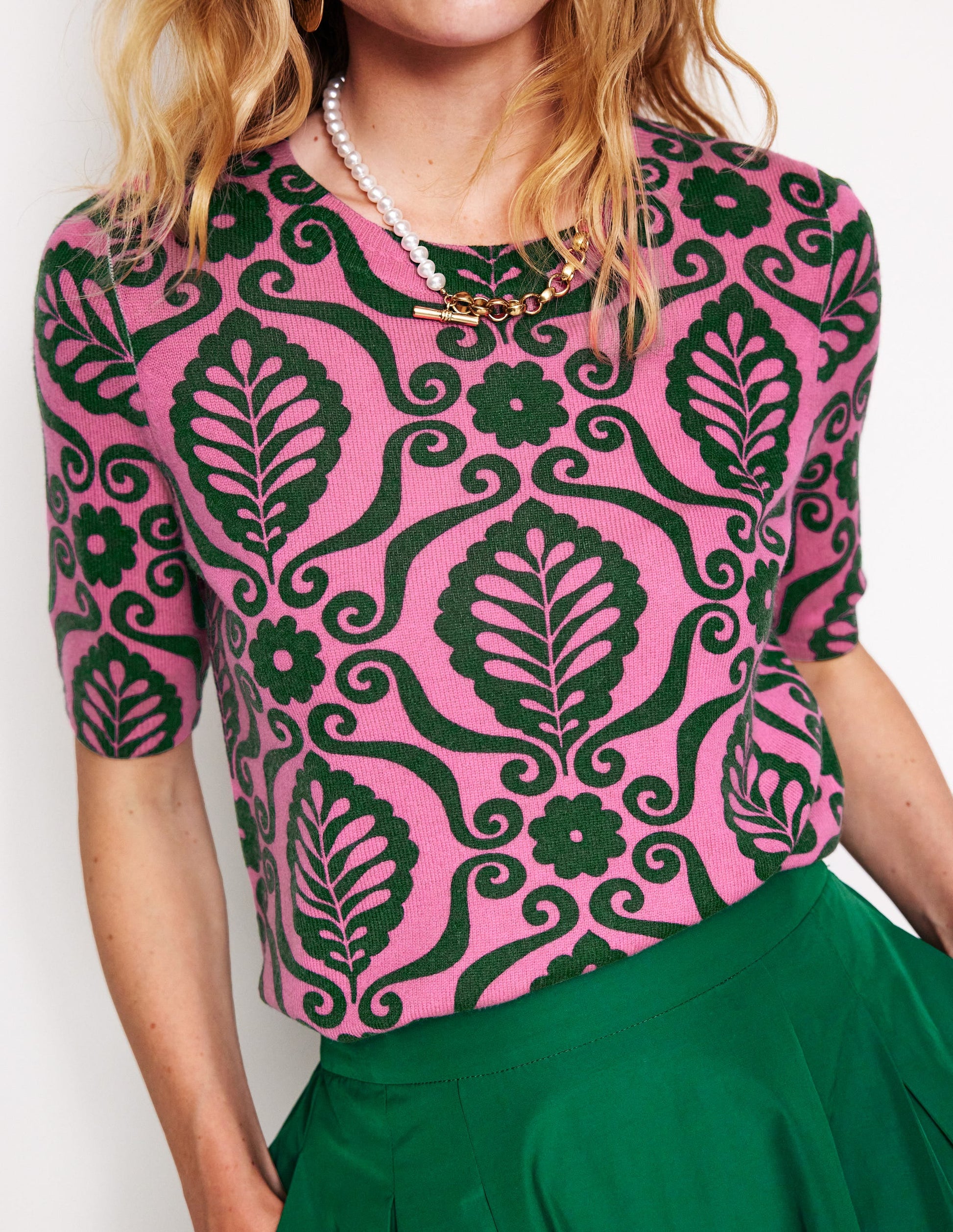 T-shirt Eva en cachemire-Rose festif, motif Foliage Stamp-2