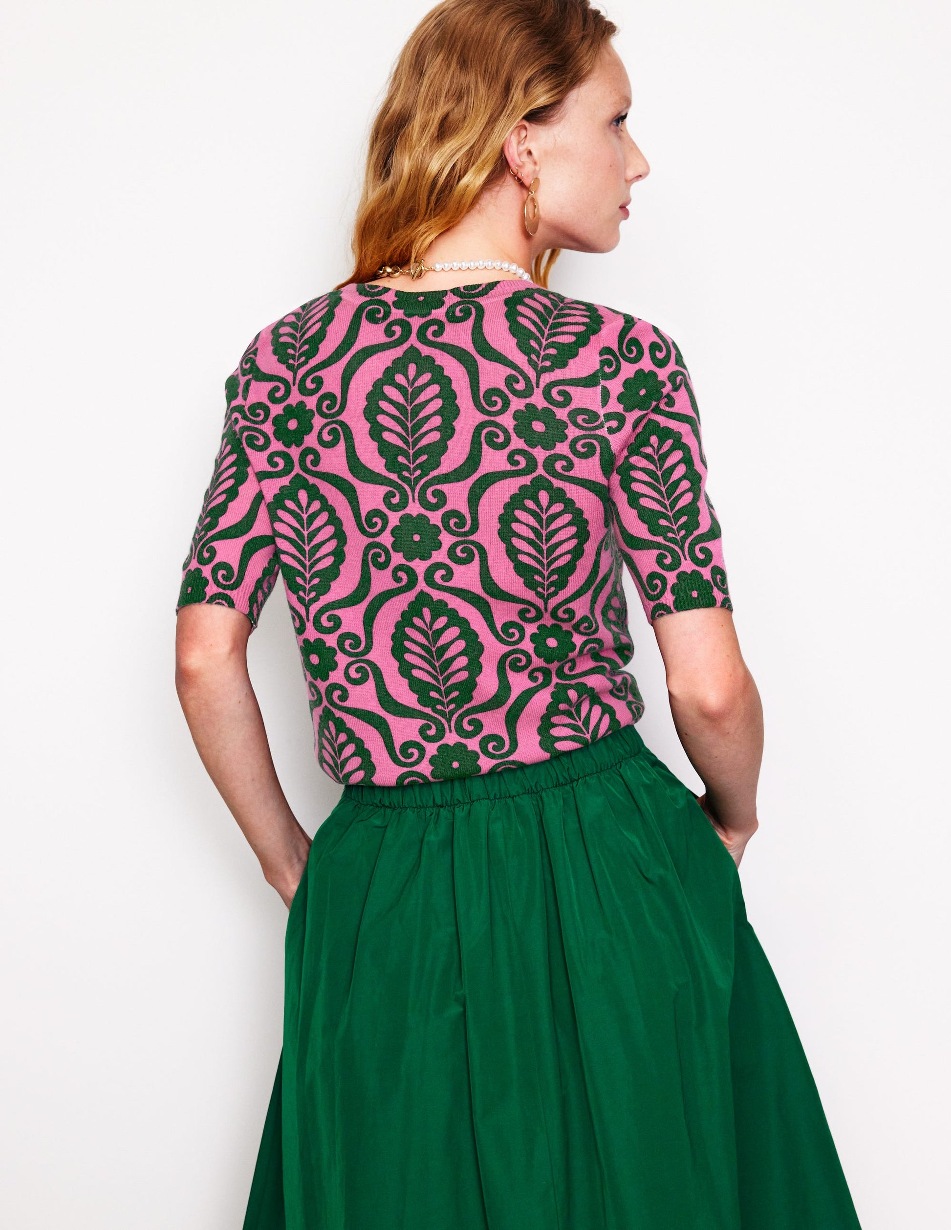 T-shirt Eva en cachemire-Rose festif, motif Foliage Stamp-3