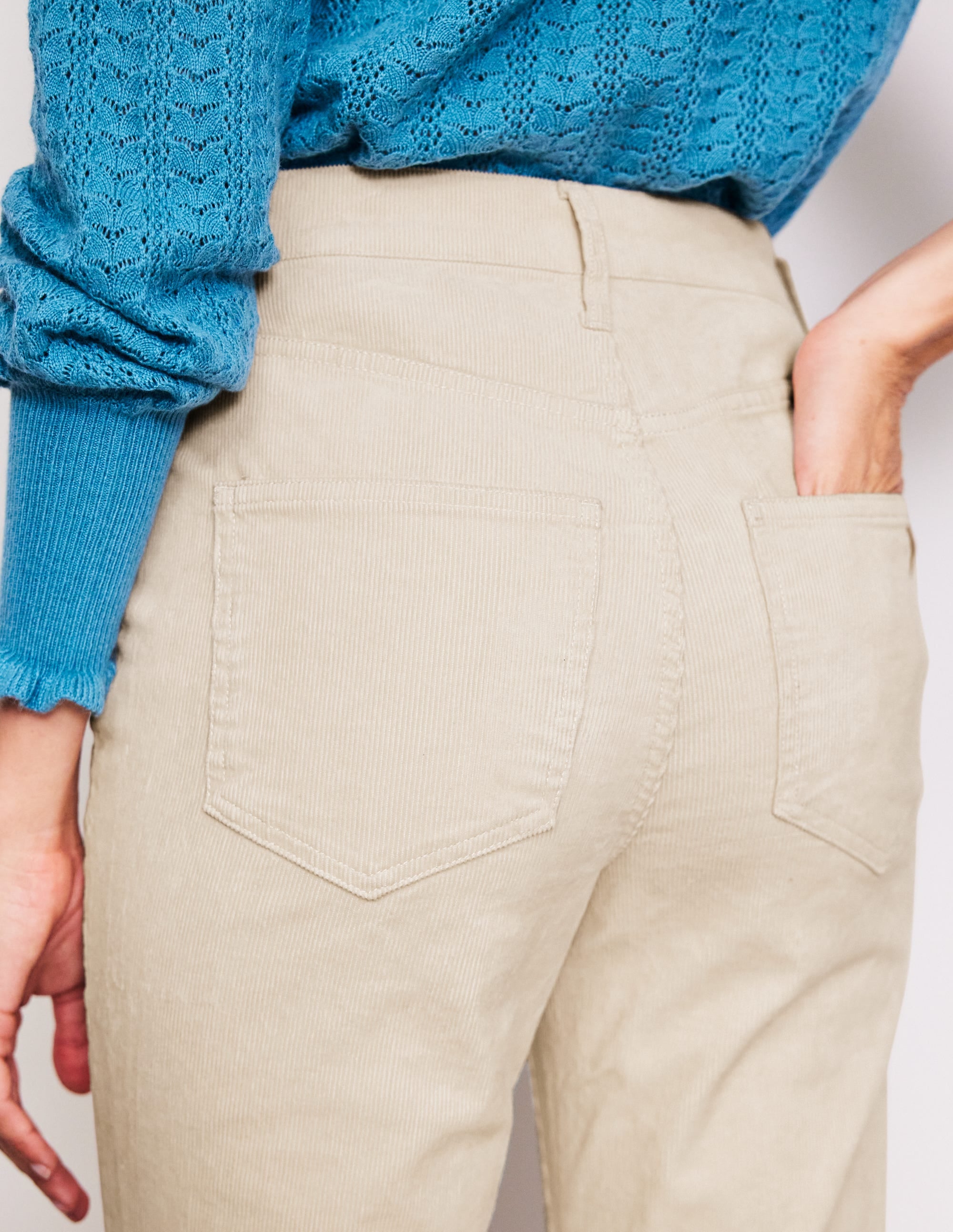 Schmal geschnittene Cord-Jeans mit 5 Taschen-Magnolie - Image 2