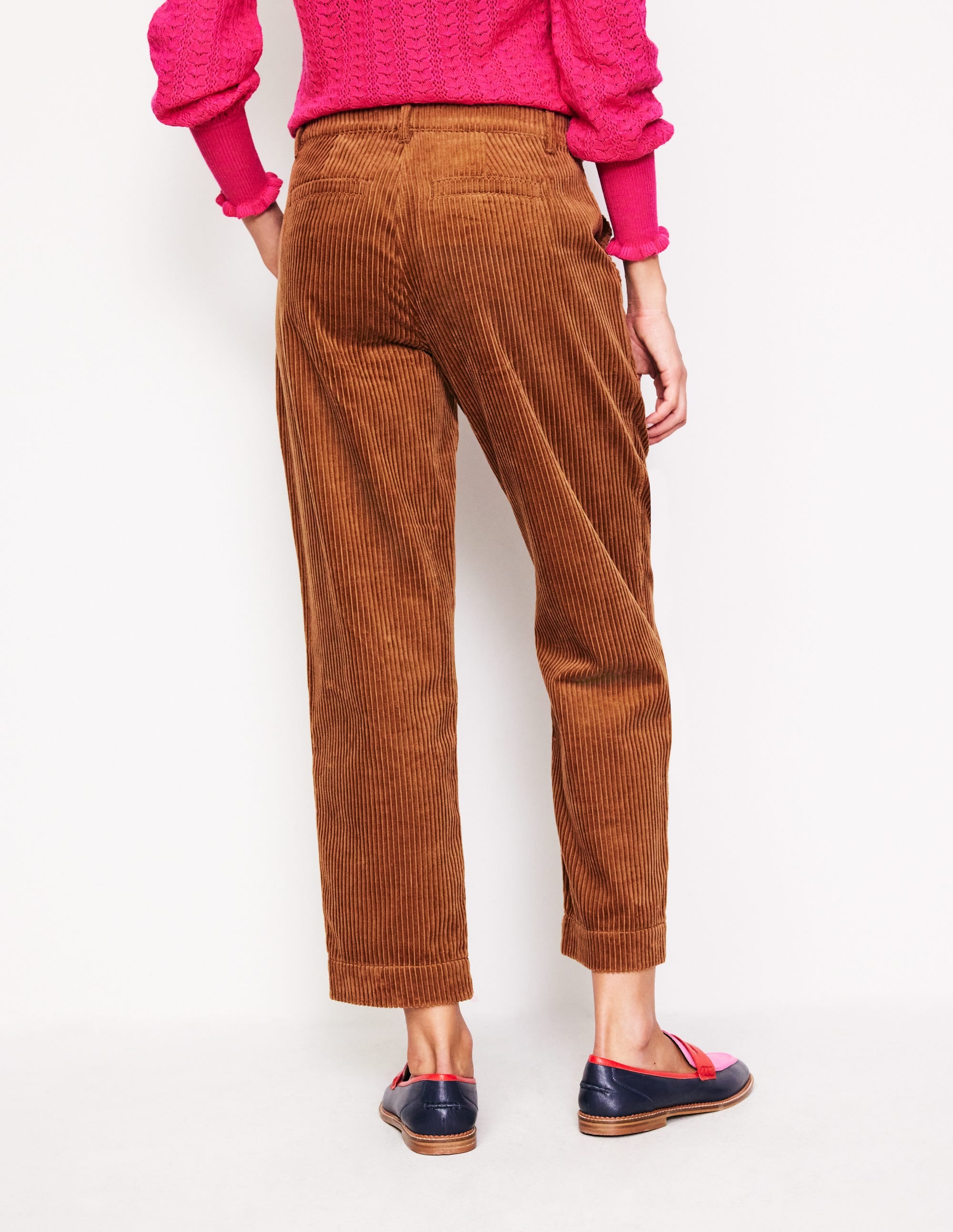 Schmal zulaufende Cargohose aus Cord-Kamelbraun - Image 3