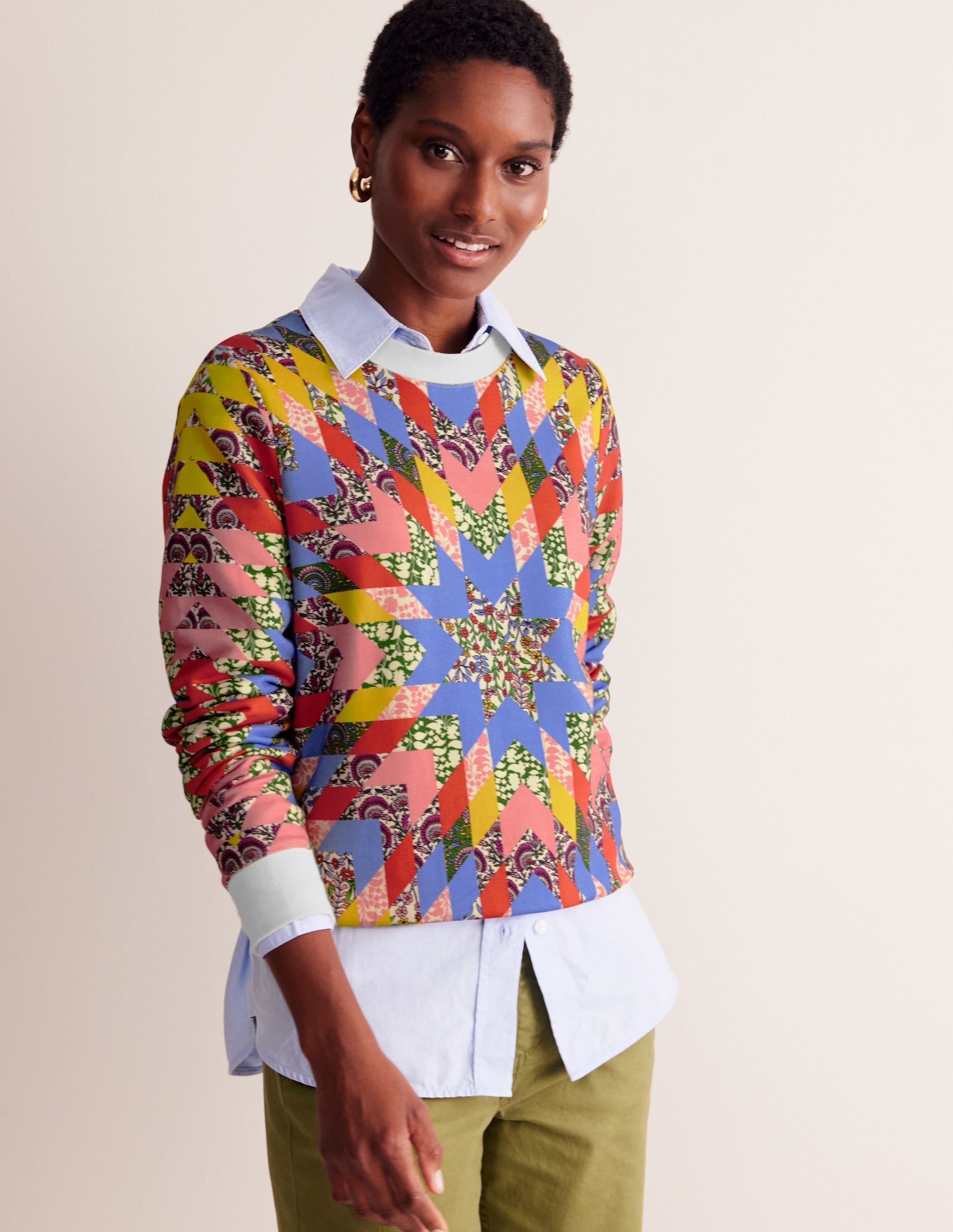 Hannah Sweatshirt mit Print-Bunt, Patchwork Blumenmuster - Image 4