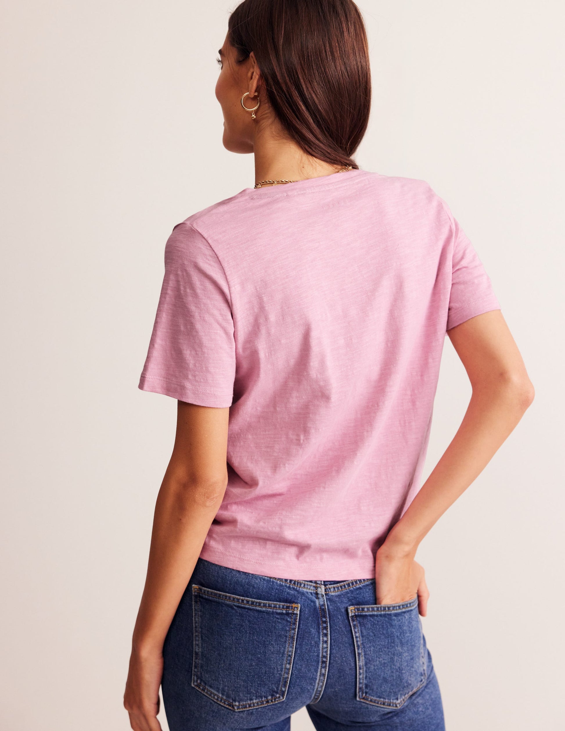 Flammgarn-T-Shirt mit V-Ausschnitt und regulärer Passform-Altrosa-3