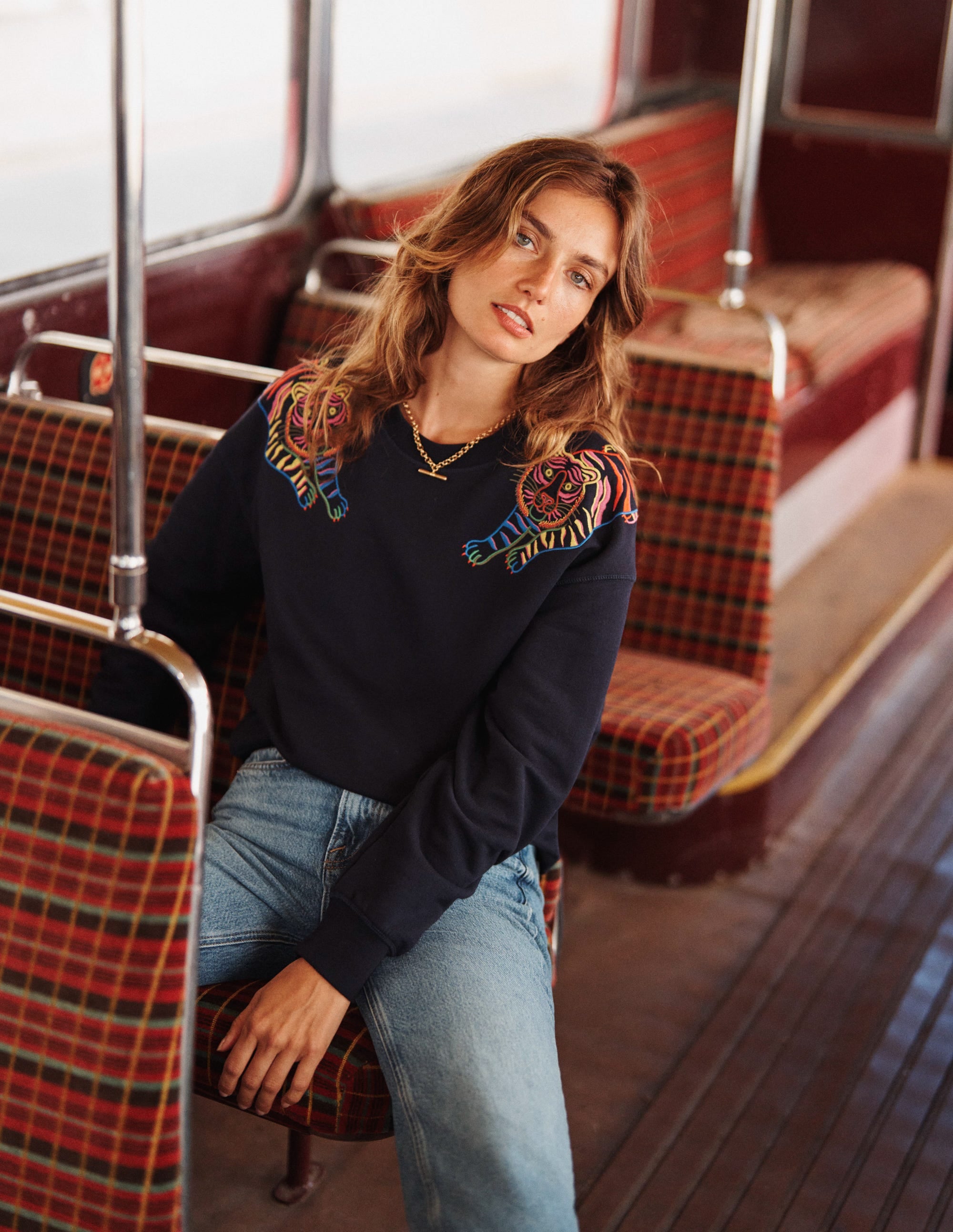 Sweat Emi brodé-Bleu marine, broderie tigre - Image 5