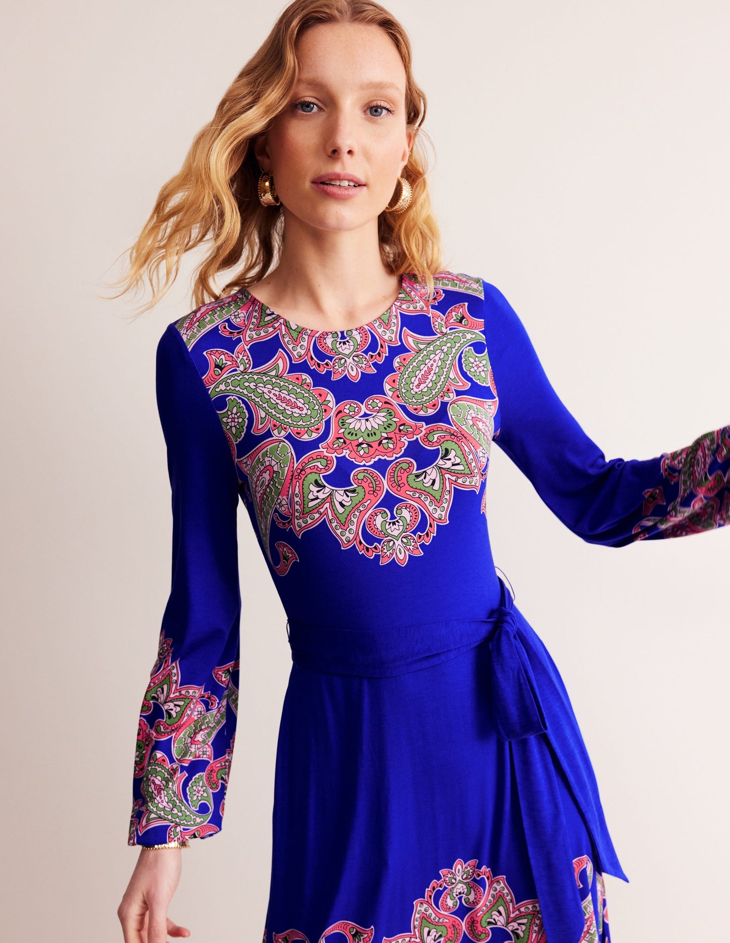 Jerseykleid mit Druckmotiv-Surf the Web, Paisley Wave