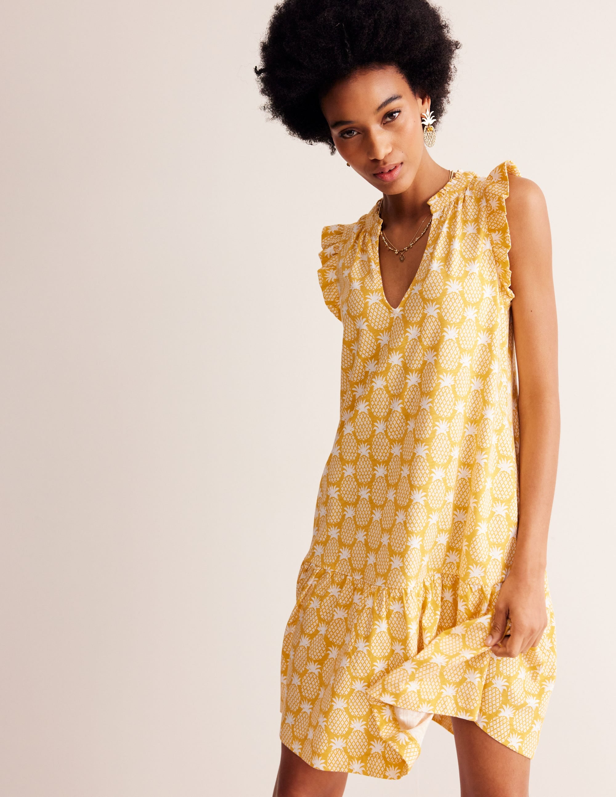 Daisy Kurzes Stufenkleid aus Jersey-Ceylon-Gelb, Ananas Geo - Image 1