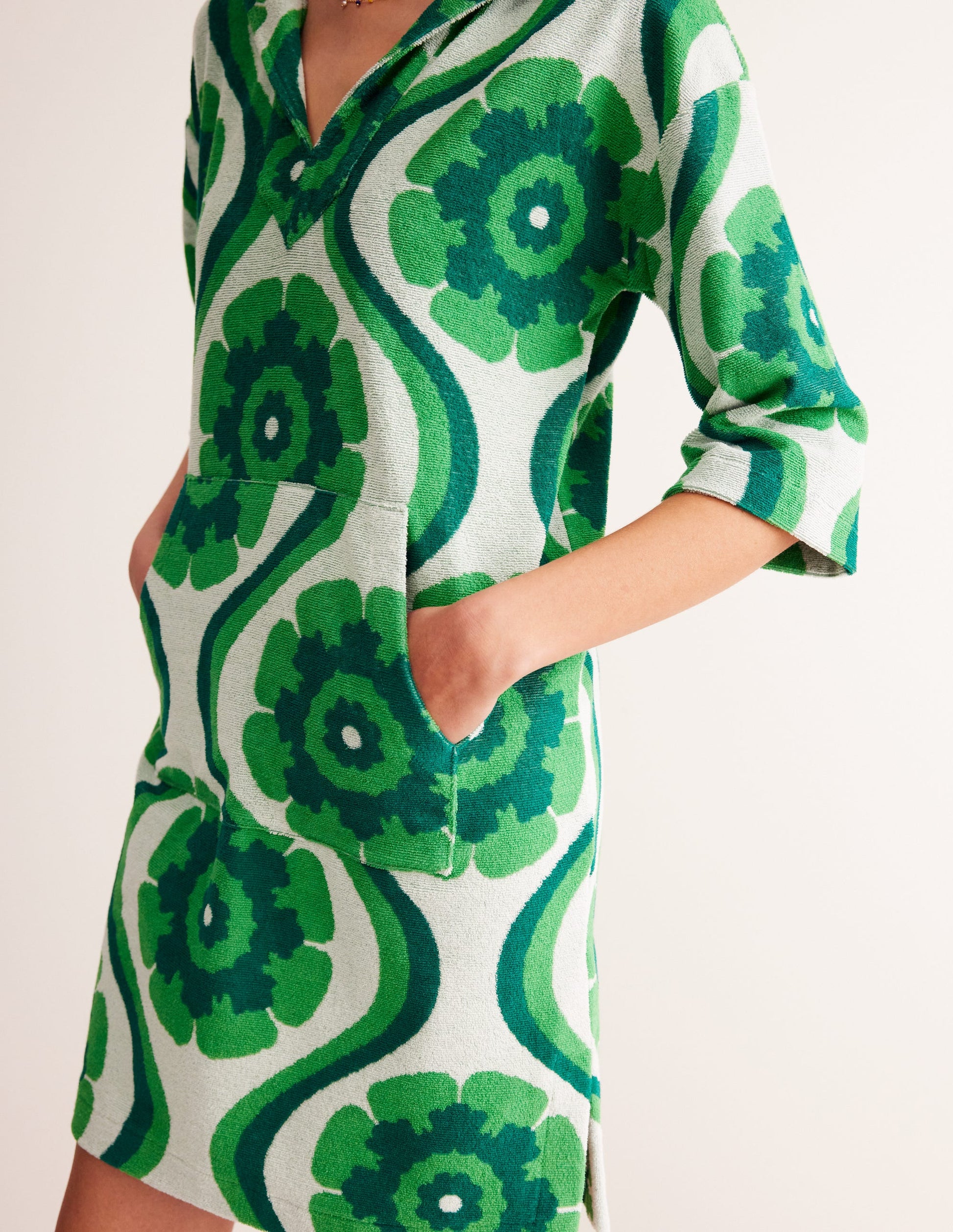 Kurzer Frottee-Kaftan mit Kapuze-Grün, Geo-Blumen-2