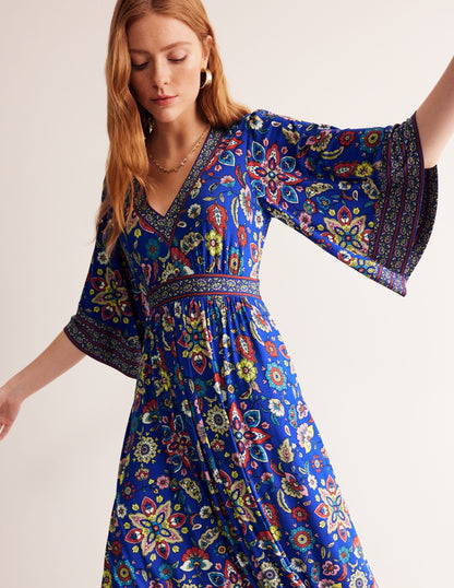 Maya Jersey-Maxikleid im Kimono-Stil-Surf the Web, Botanische Zweige