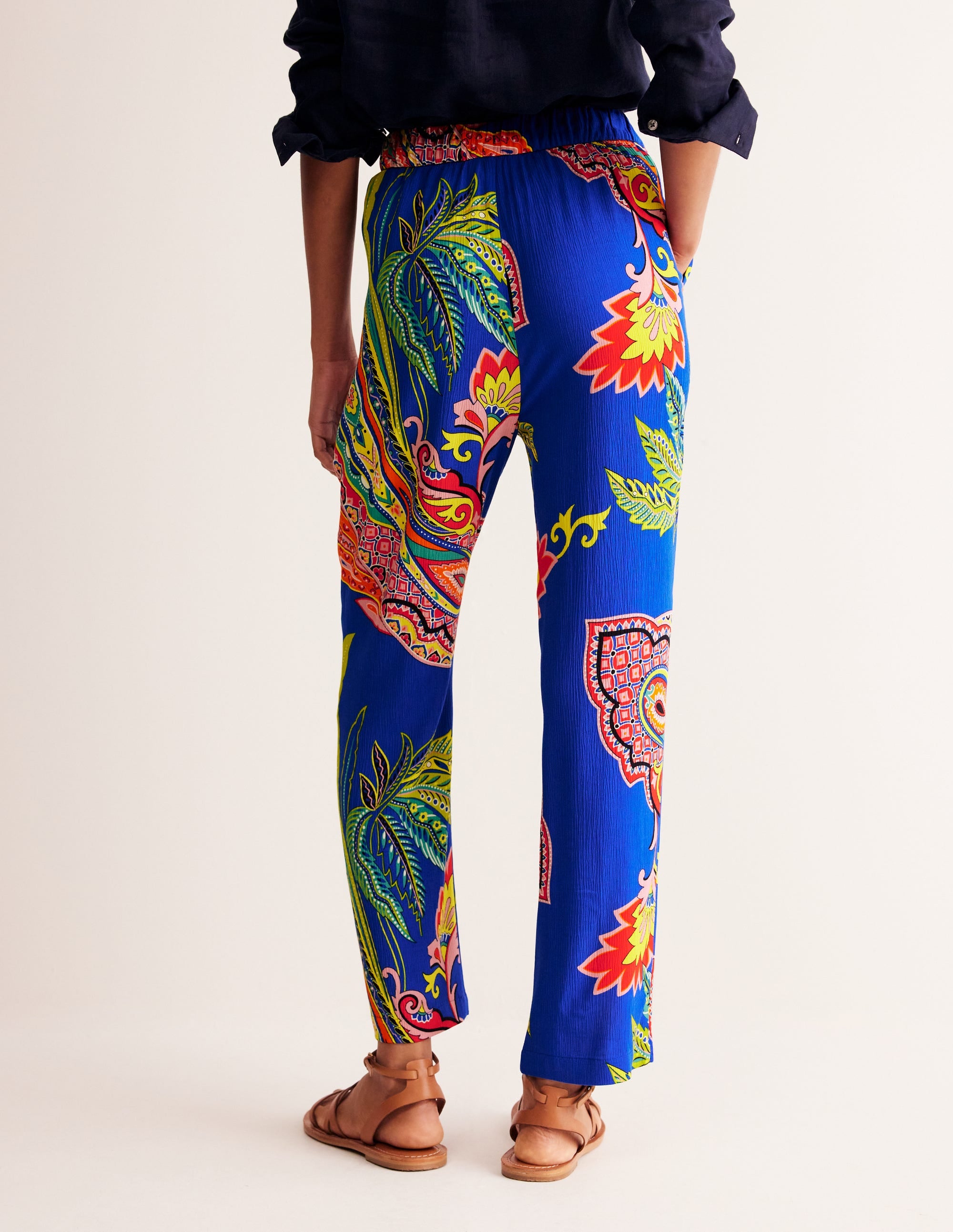 Pantalon fuselé et plissé-Multi, motif Painterly Paisley - Image 3