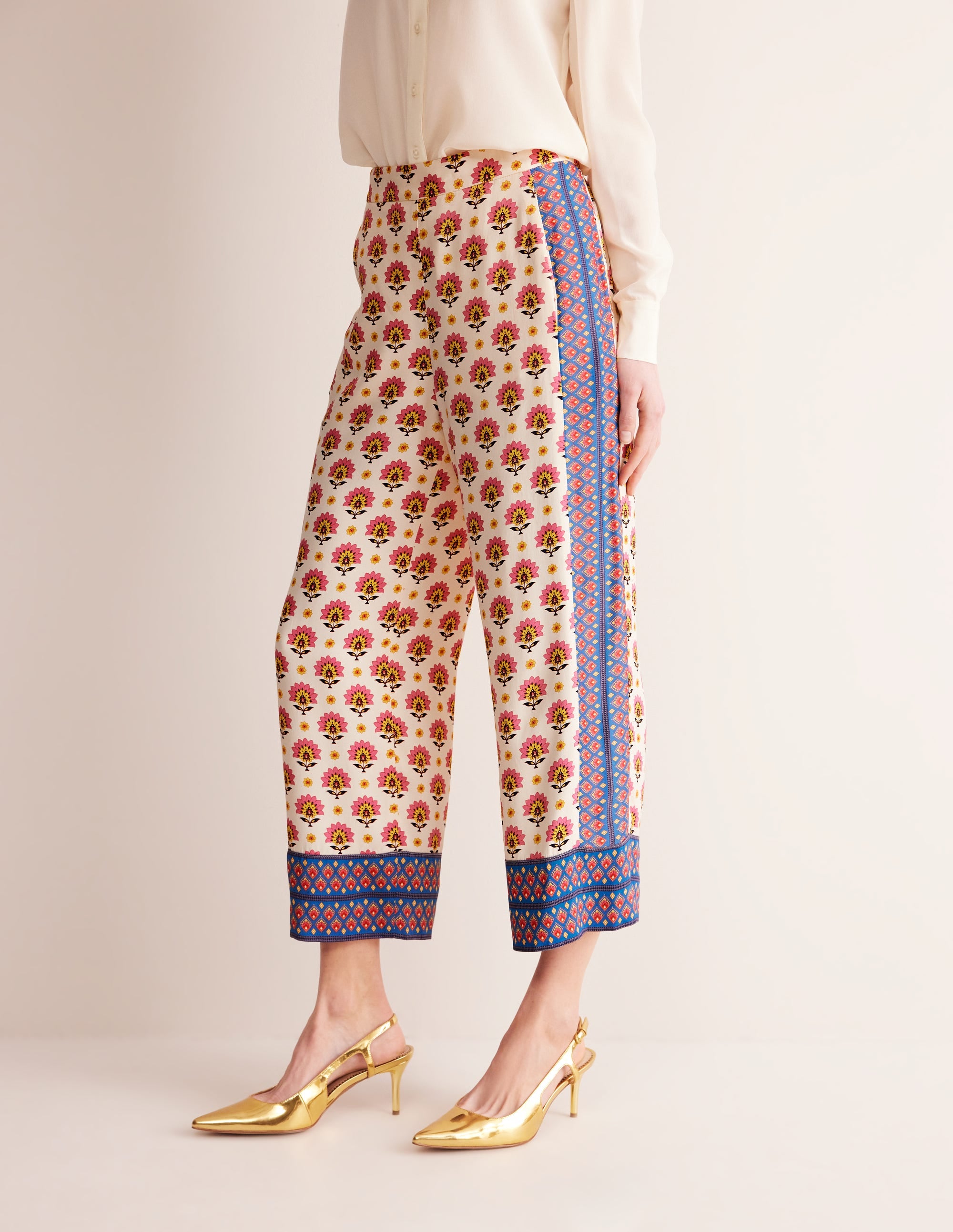 Pantacourt droit en satin-Ivoire, motif floral - Image 4