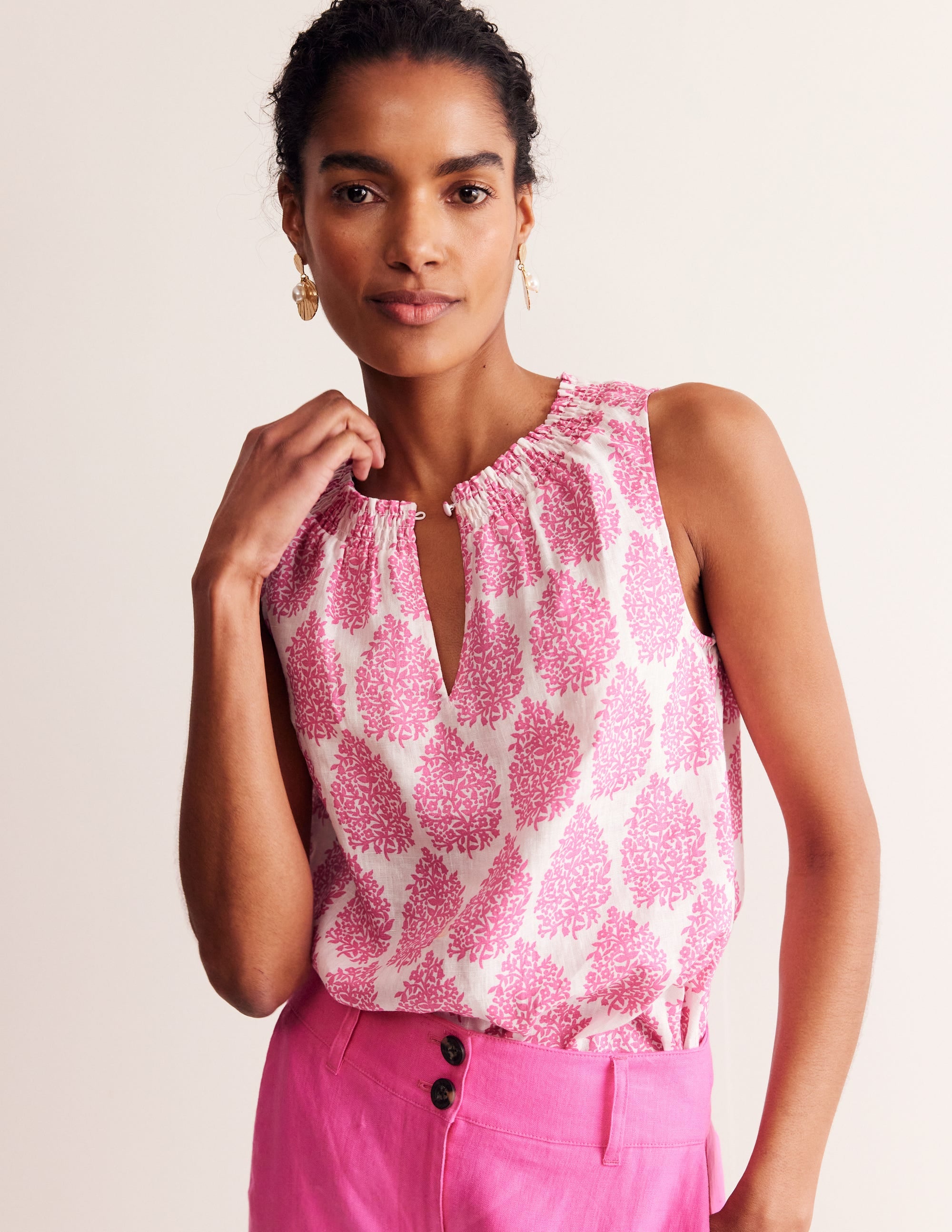 Georgia Ärmelloses Leinenoberteil-Sangria Sunset Pink, Blümchen-Paisley - Image 1