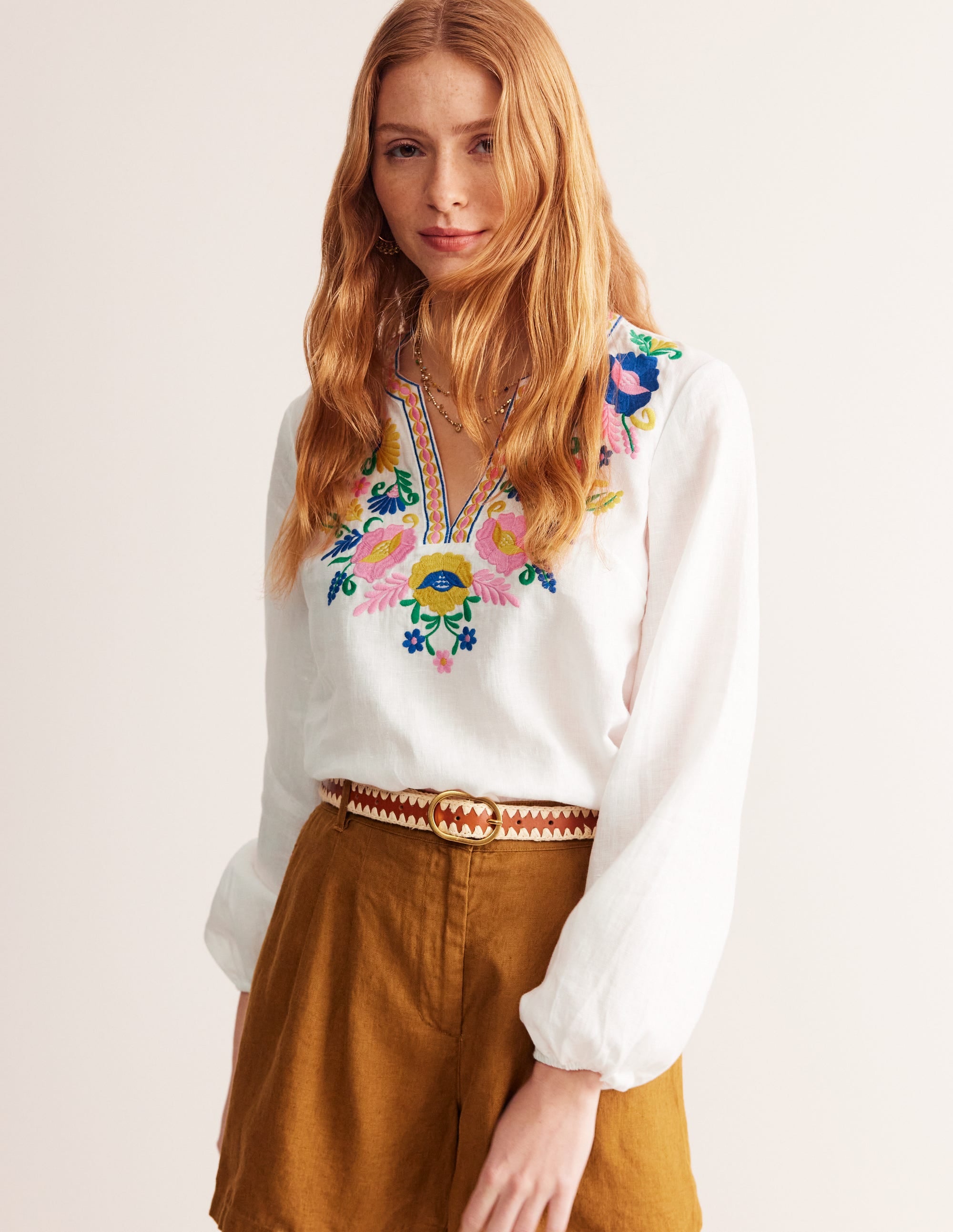 Top Bonnie en lin-Blanc, motif floral - Image 1
