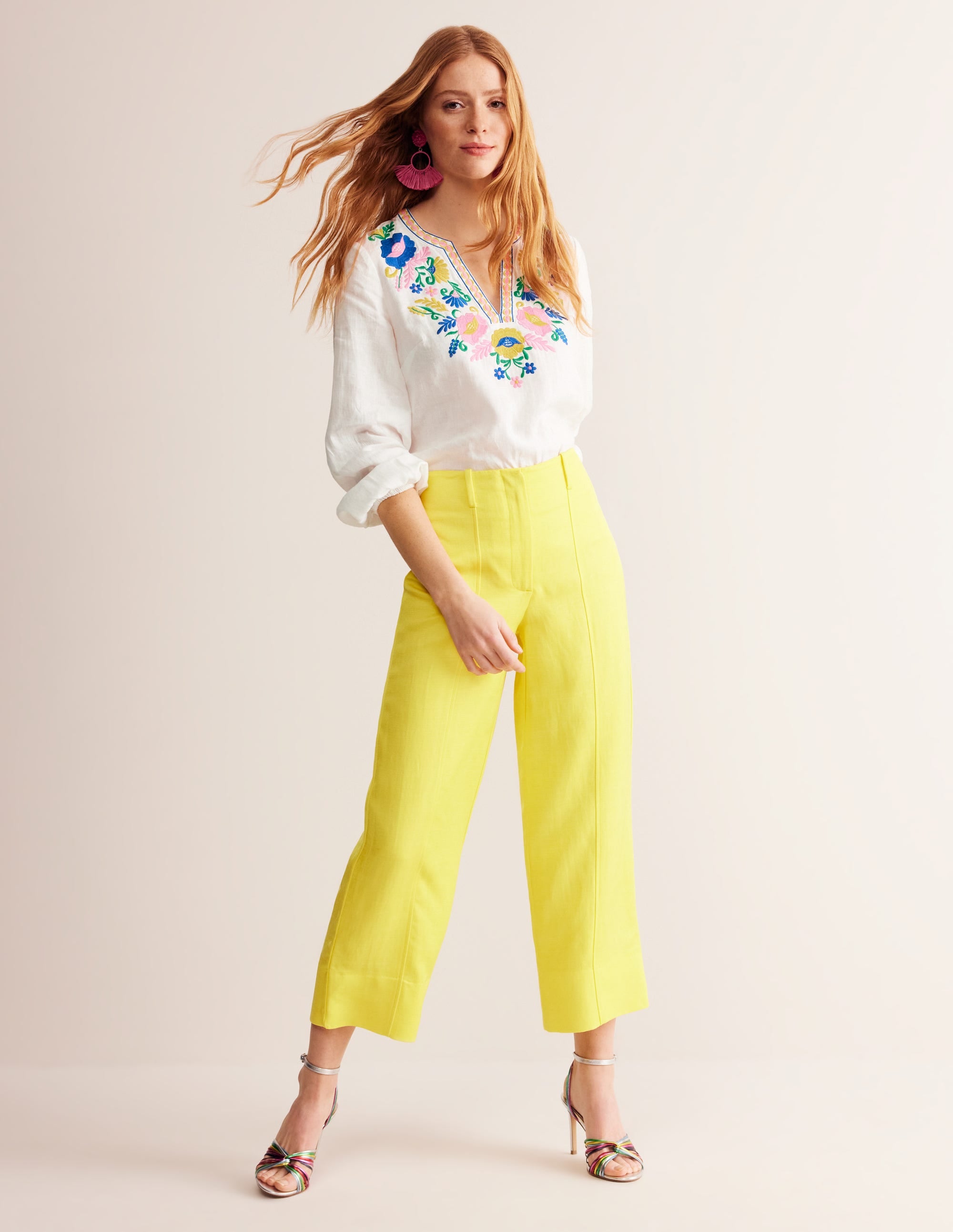 Top Bonnie en lin-Blanc, motif floral - Image 6