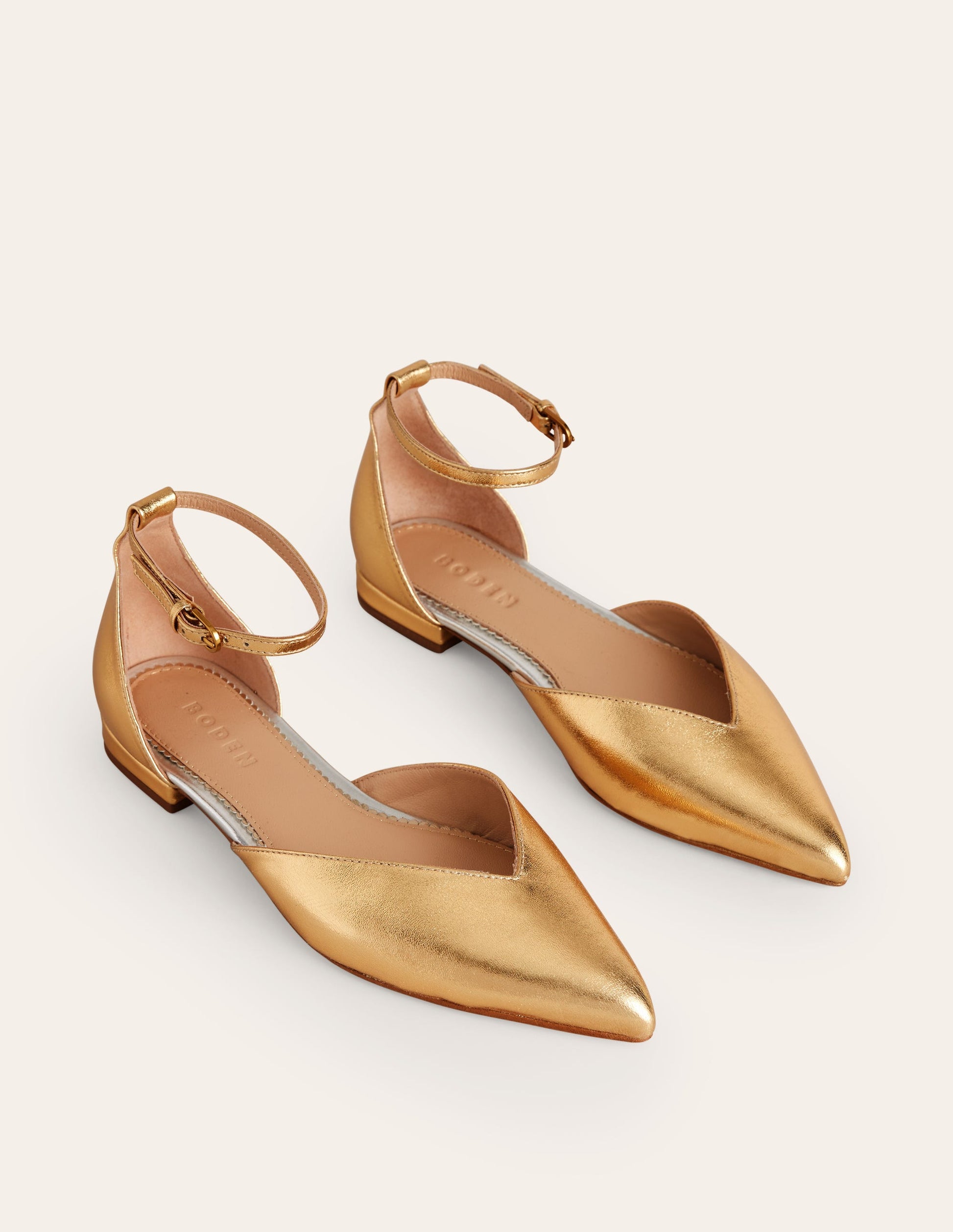 Flache Ballerina-Pumps mit Knöchelriemen-Gold Metallic-Leder-3