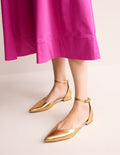 Flache Ballerina-Pumps mit Knöchelriemen-Gold Metallic-Leder