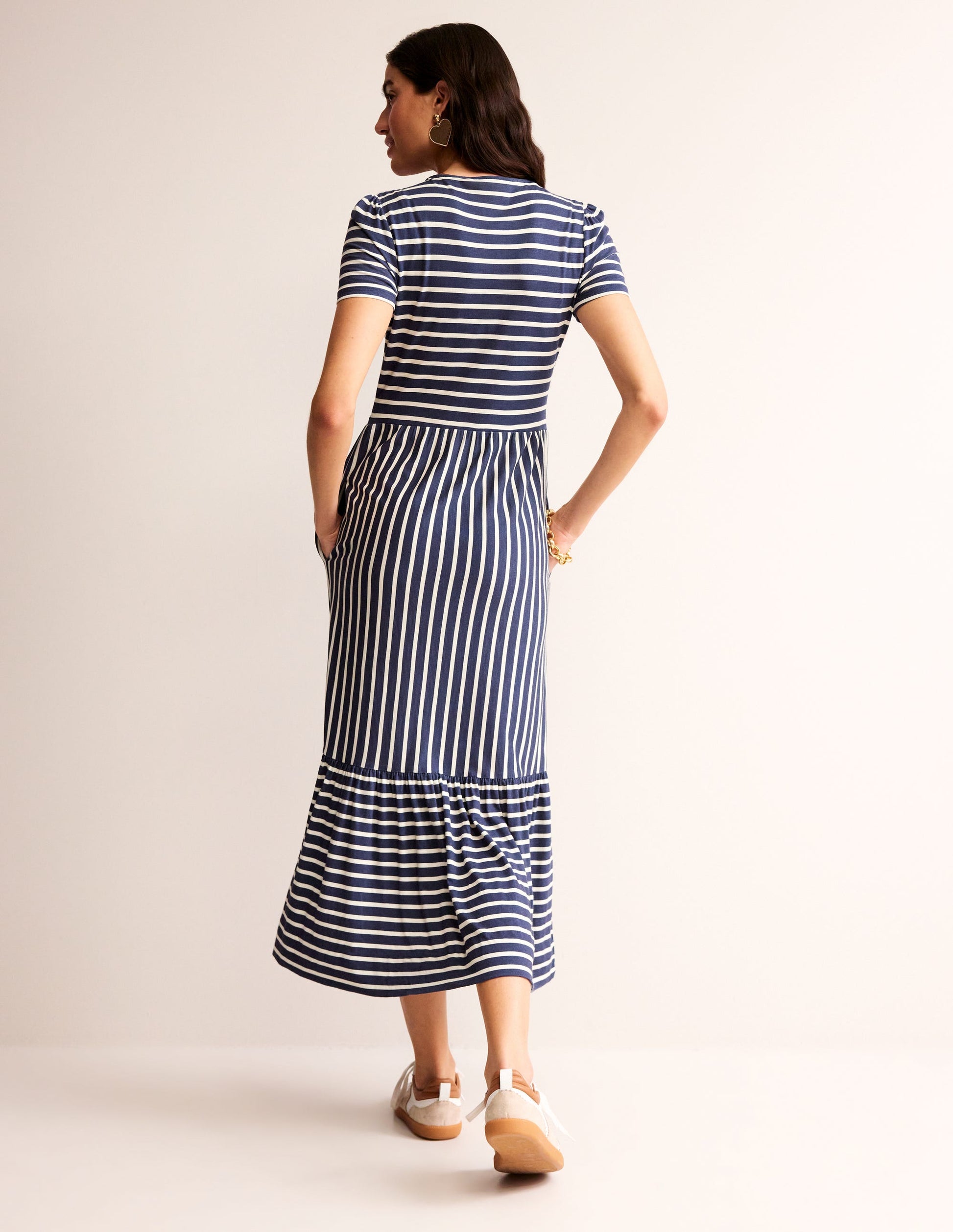 Emma Gestuftes Jersey-Midikleid-Französisches Marineblau/Naturweiß Gestreift-3