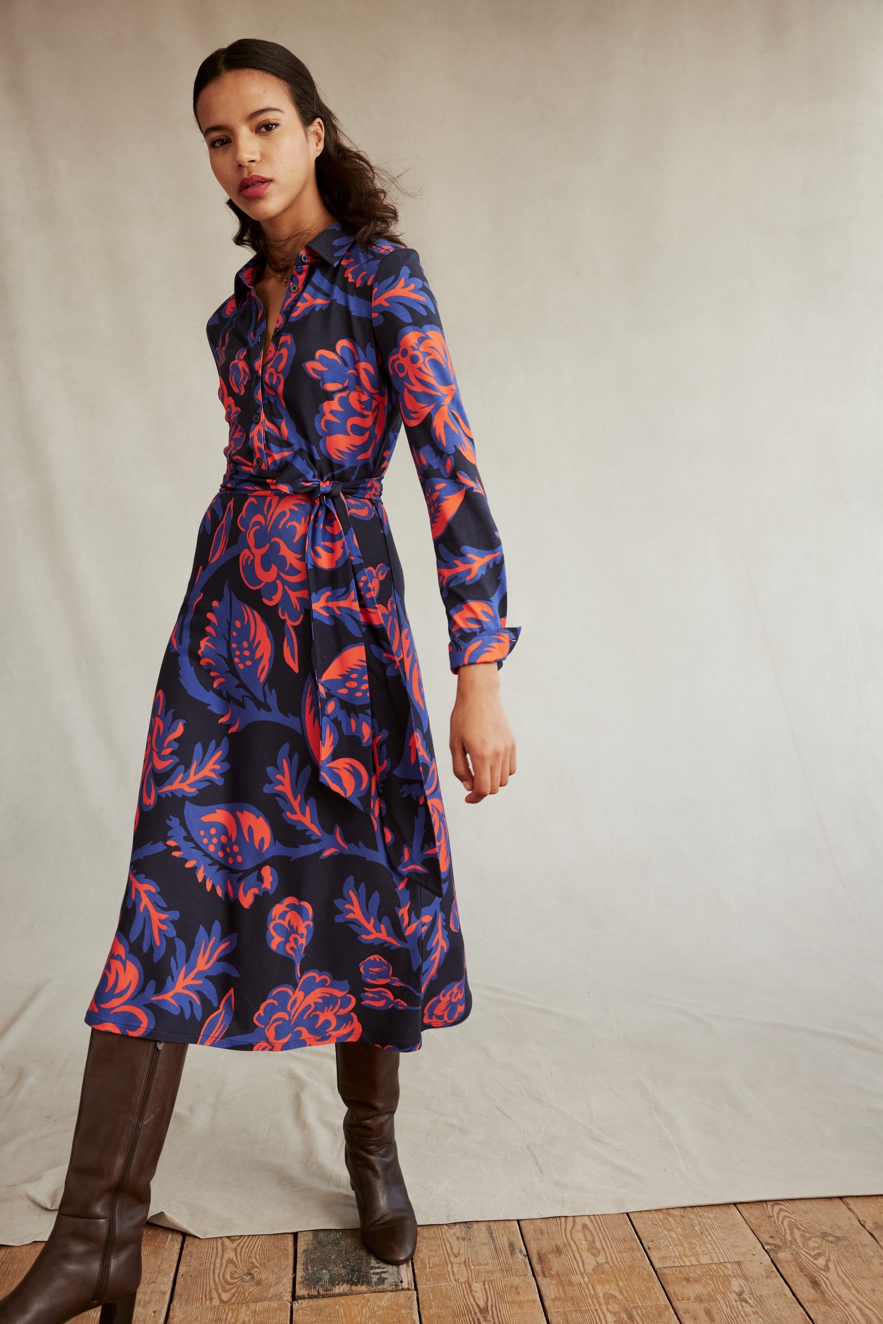 Robe-chemise midi Laura en jersey-Bleu marine foncé, motif Rose Bush-5