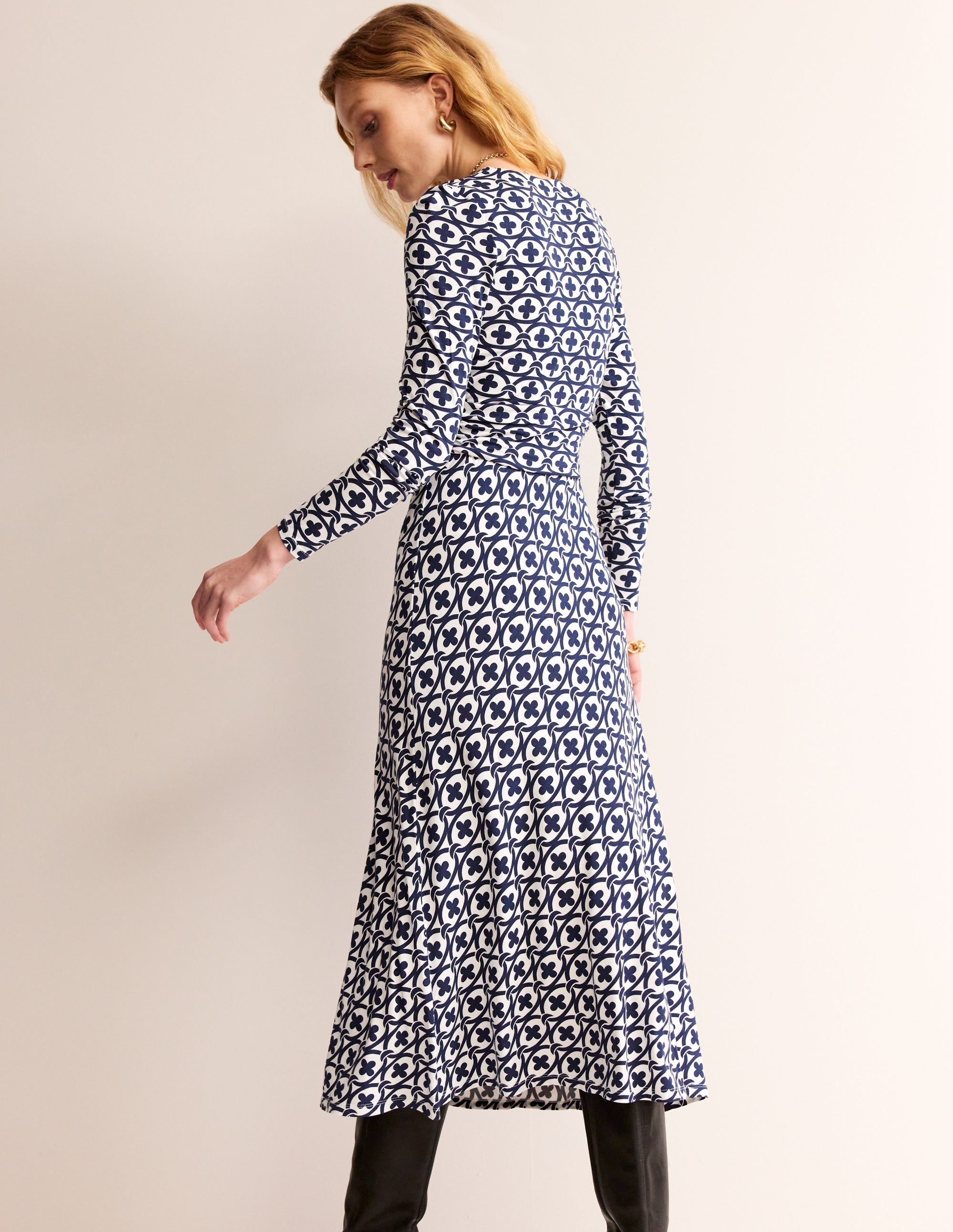 Elodie Midikleid in Empire-Form-Französisches Marineblau, Blütenkette - Image 3