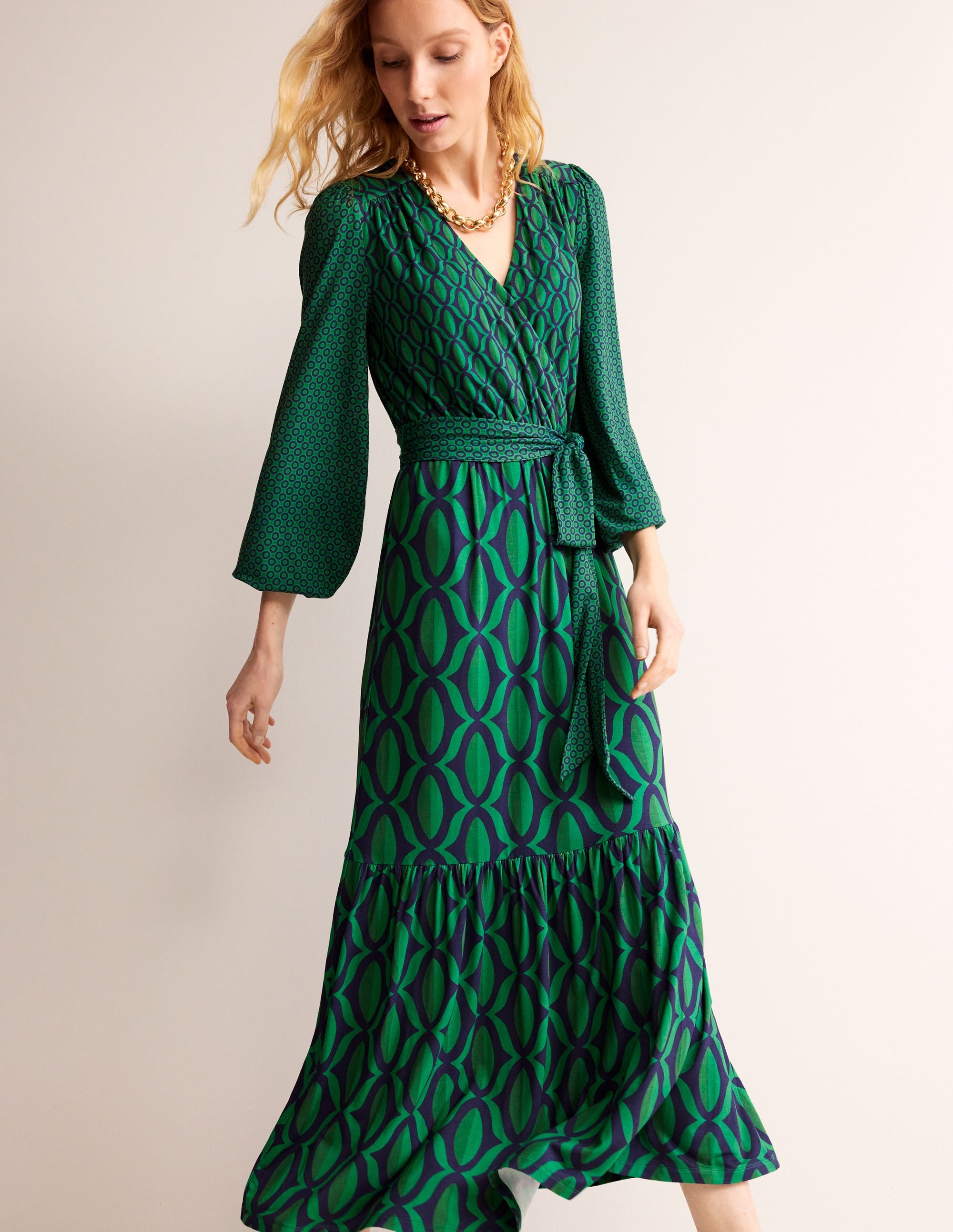 Robe portefeuille longue en jersey-Vert viridien, motif Geo Valley - Image 1