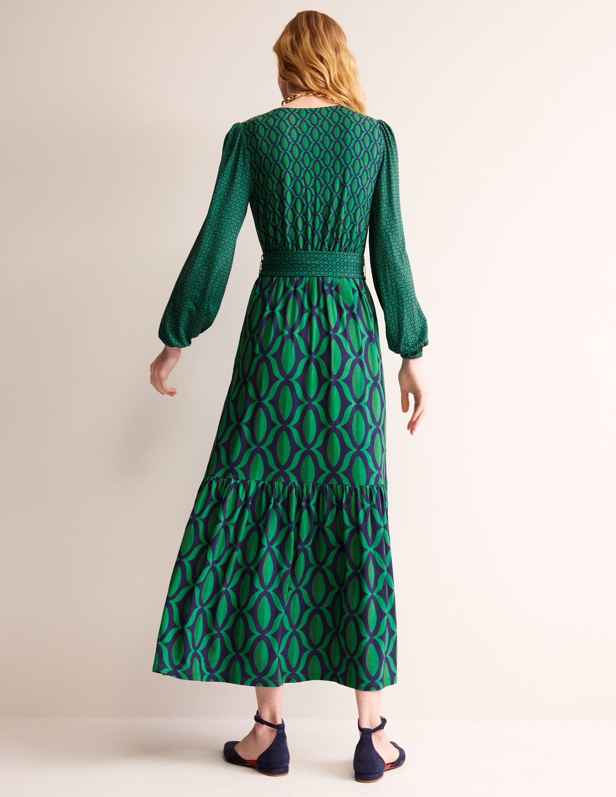 Robe portefeuille longue en jersey-Vert viridien, motif Geo Valley - Image 3