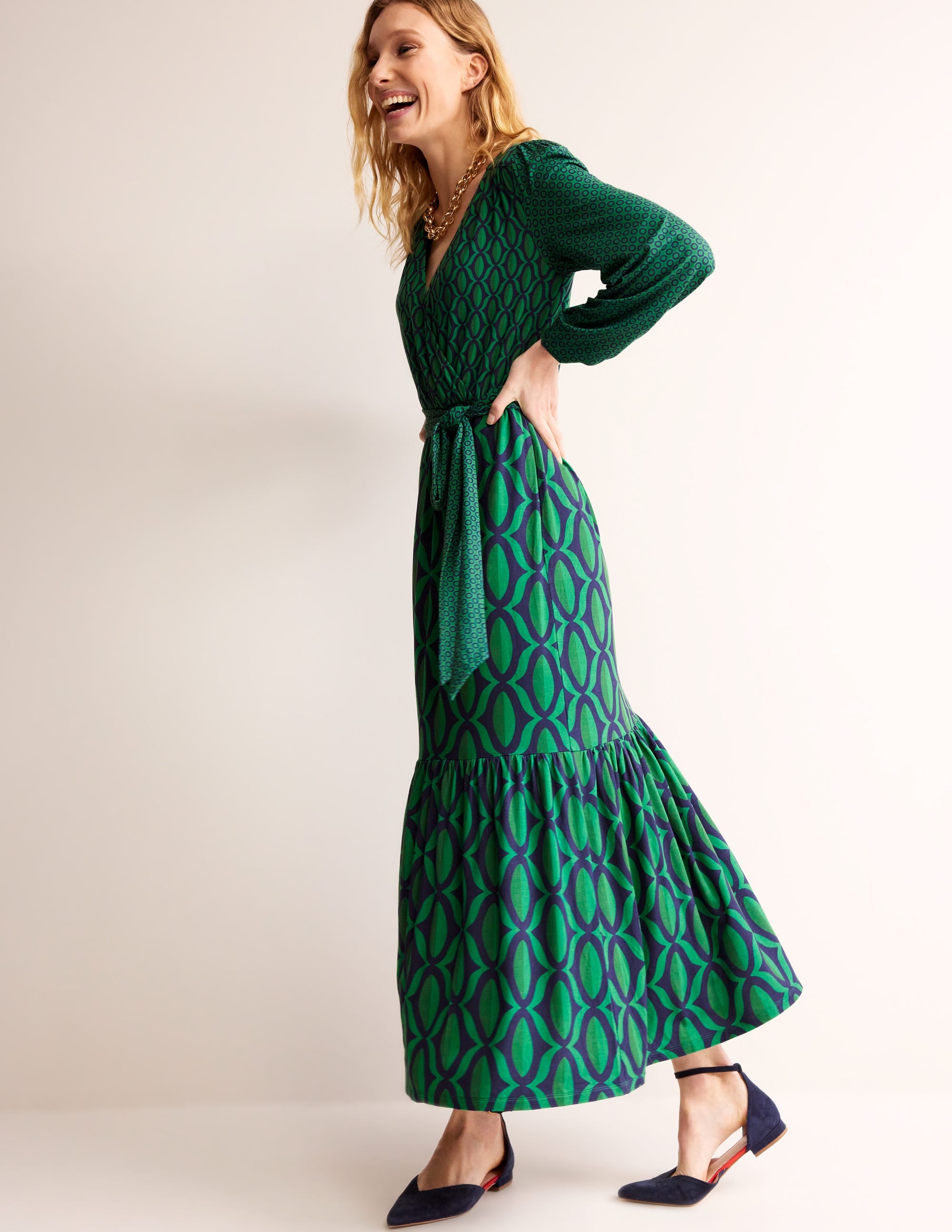 Robe portefeuille longue en jersey-Vert viridien, motif Geo Valley - Image 4