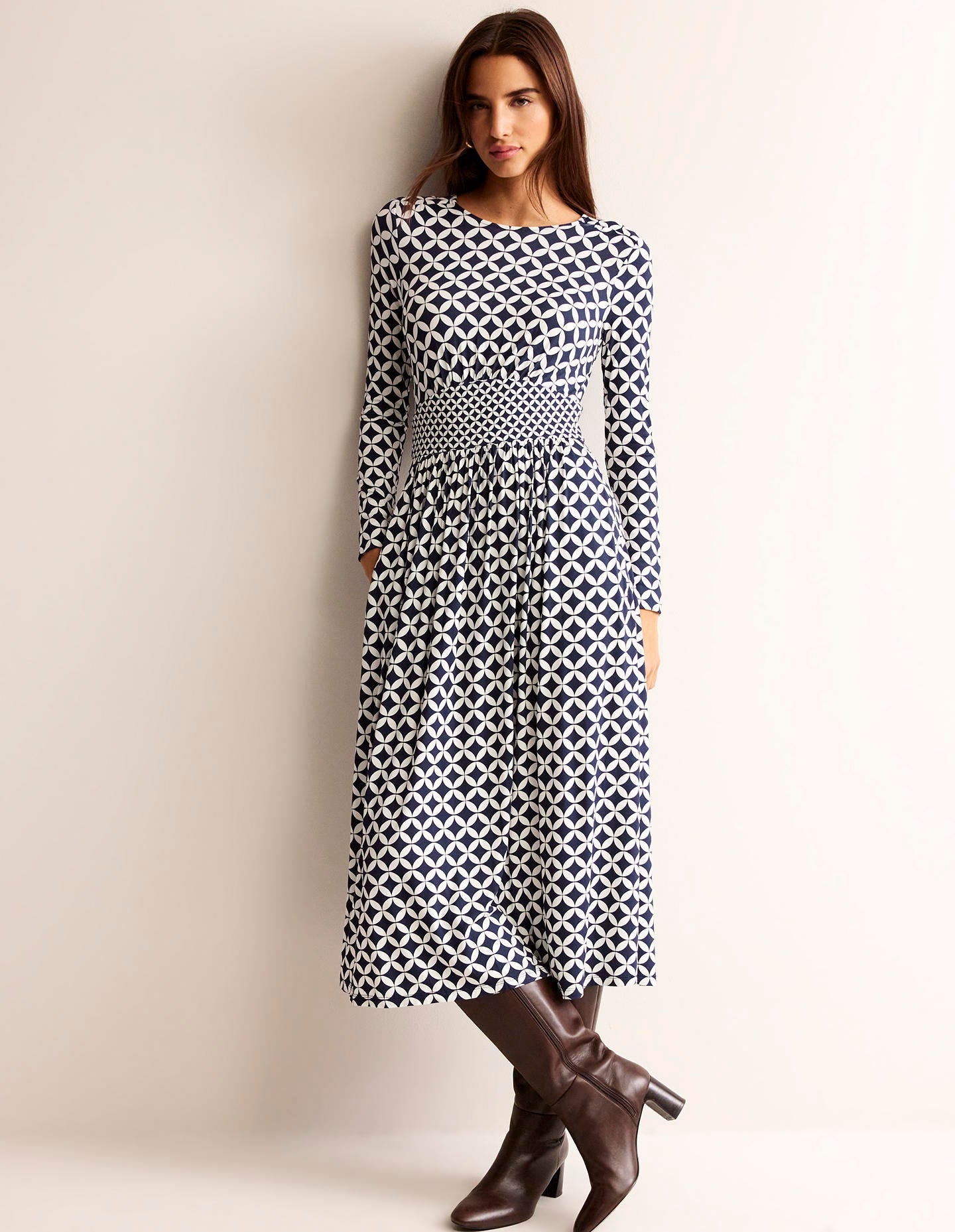 Thea Jersey-Midikleid mit langen Ärmeln-Französisches Marineblau, Diamond Terrace - Image 4