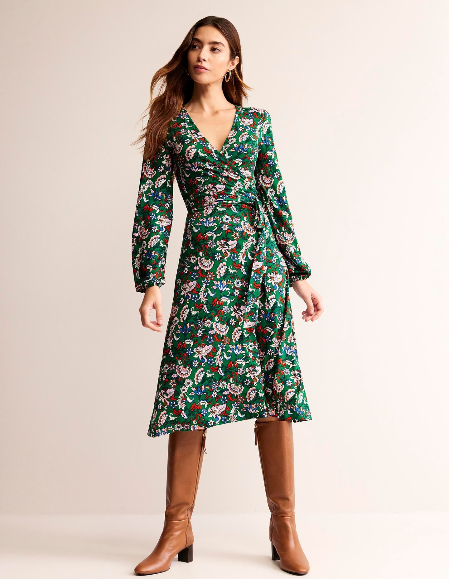Joanna Midi-Wickelkleid aus Jersey-Grün, Blumenstrauß-4